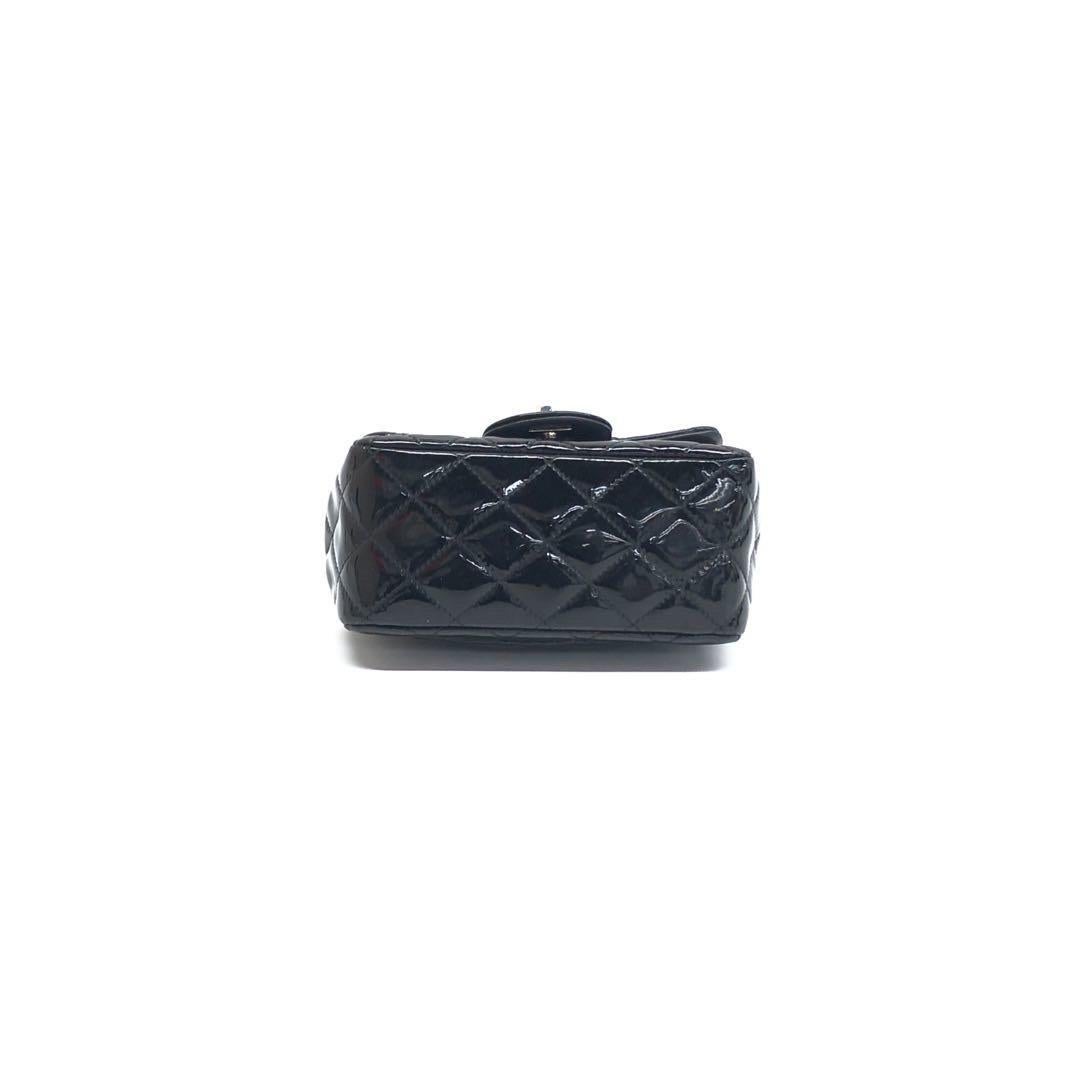 De las mujeres Chanel Classic Flap Mini Square Bolso de piel de cordero charol negro 2014 en venta