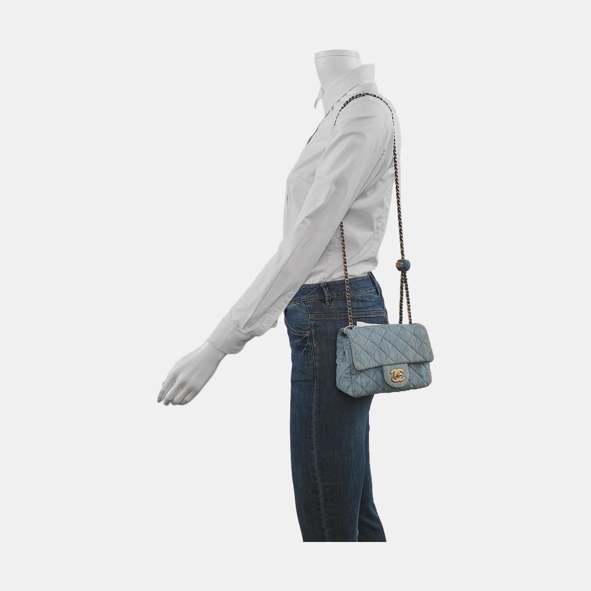 This bag is missing the serial number sticker. Authenticated by Entrupy. 

CONDITION: EXCELLENT

This previously owned and used item is in very good condition with little some signs of use. Light scratches to the hardware. Light rubbing and stains