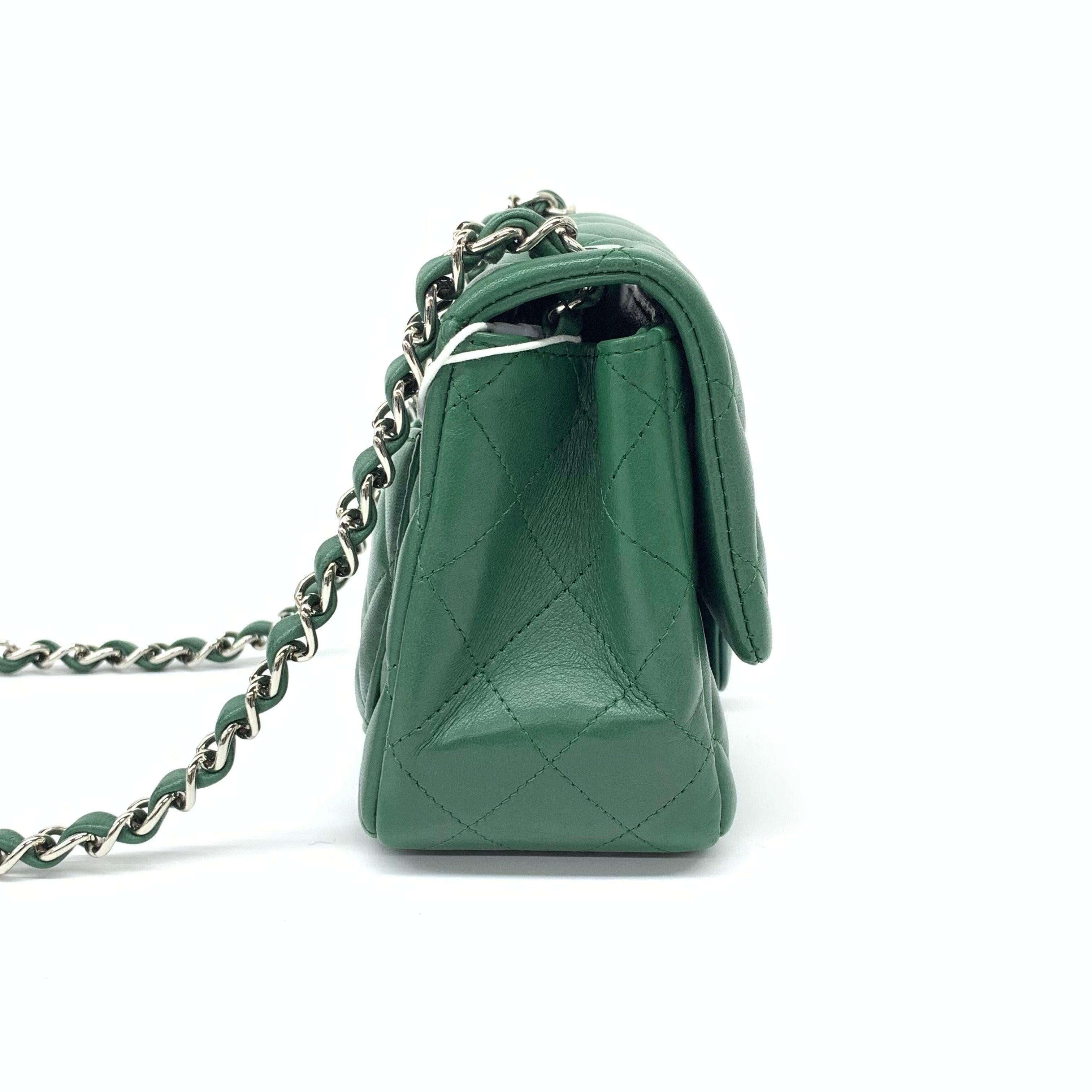 Chanel Classic Flap Mini Square Dark Green Lambskin Crossbody Bag Full Set, 2019 In Excellent Condition In AUBERVILLIERS, FR