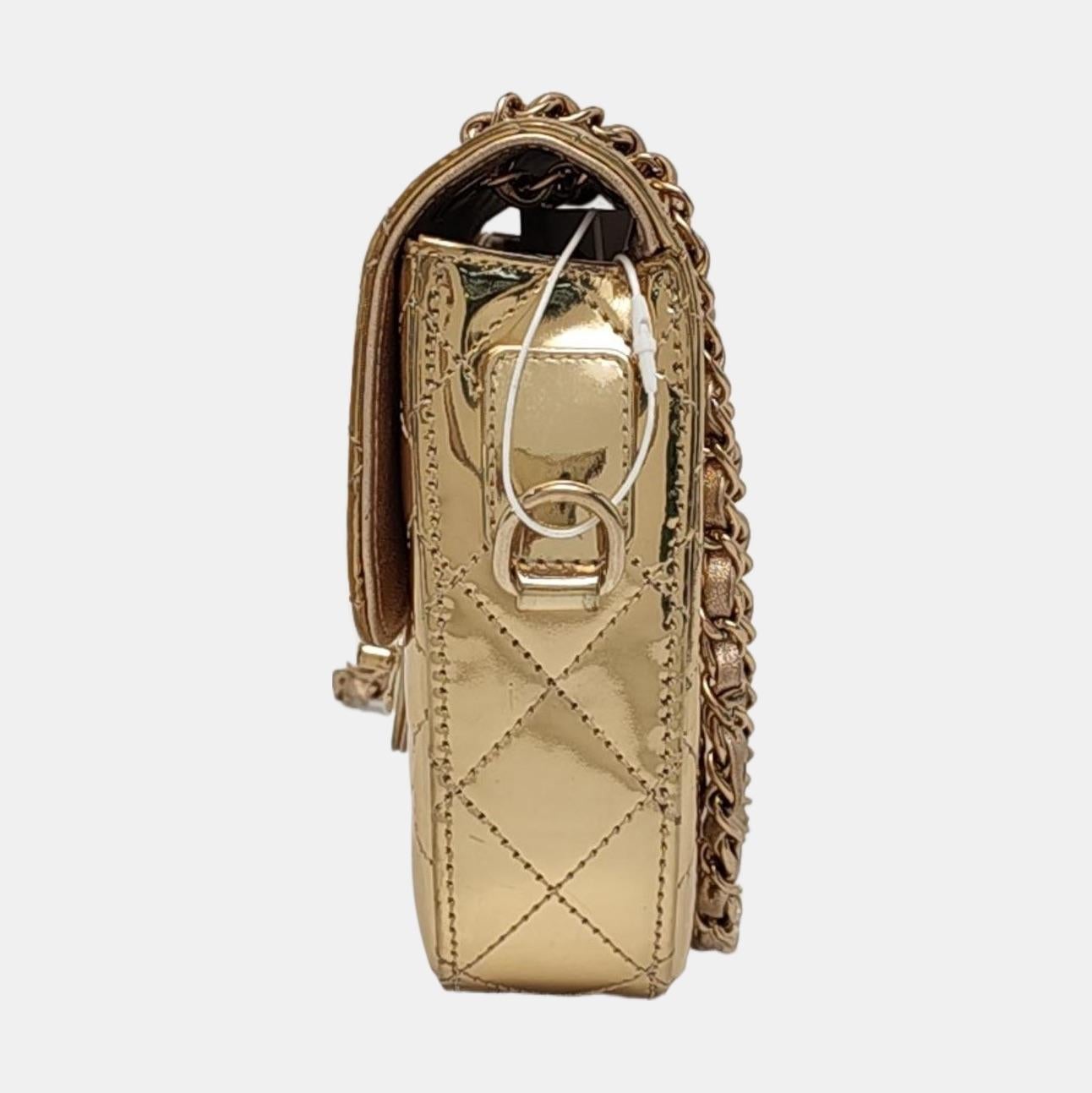 Chanel Classic Flap Mini Square Star Geldbörse Gold Patent Kalbsleder Spiegel G im Zustand „Hervorragend“ im Angebot in AUBERVILLIERS, FR