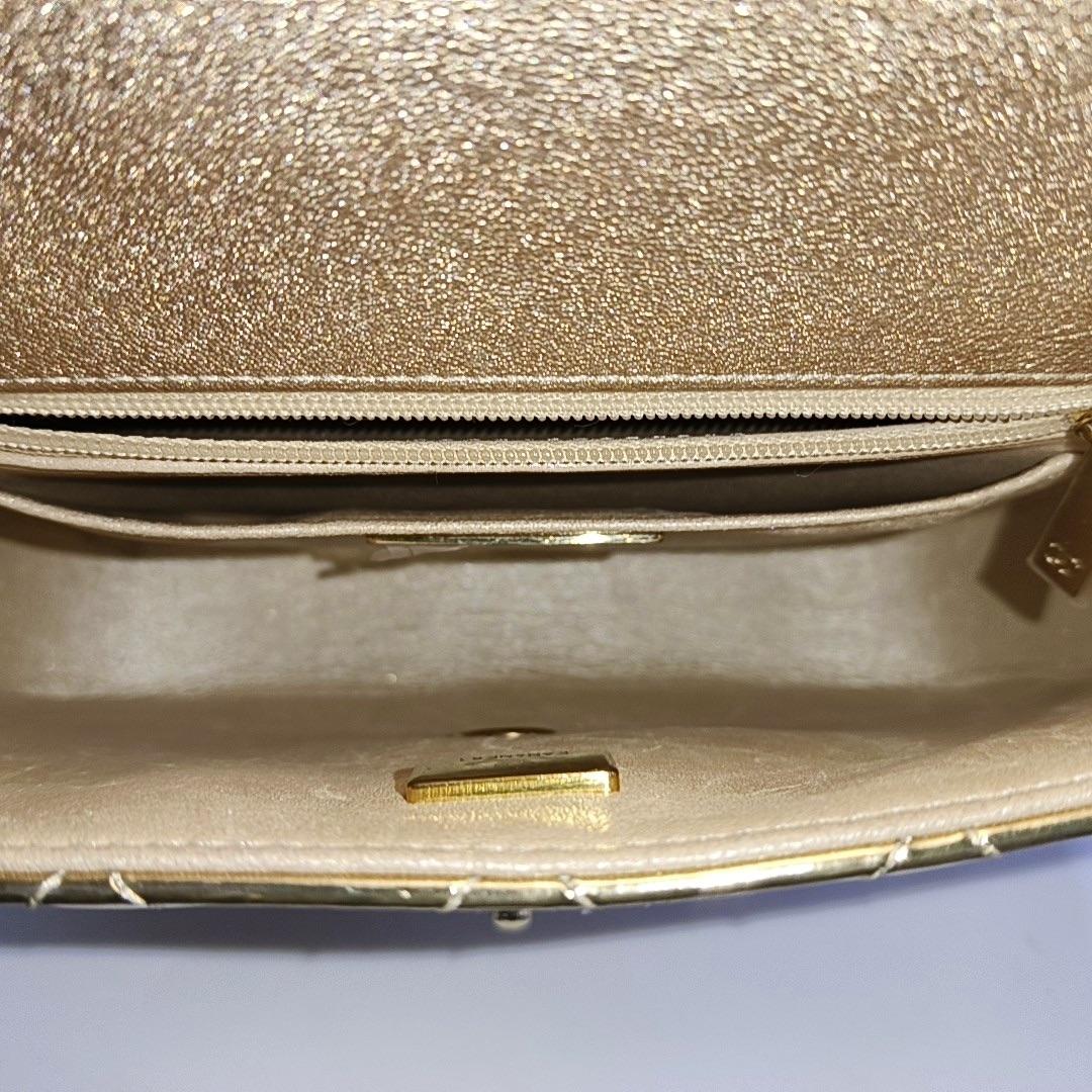 Chanel Classic Flap Mini Square Star Geldbörse Gold Patent Kalbsleder Spiegel G im Angebot 3