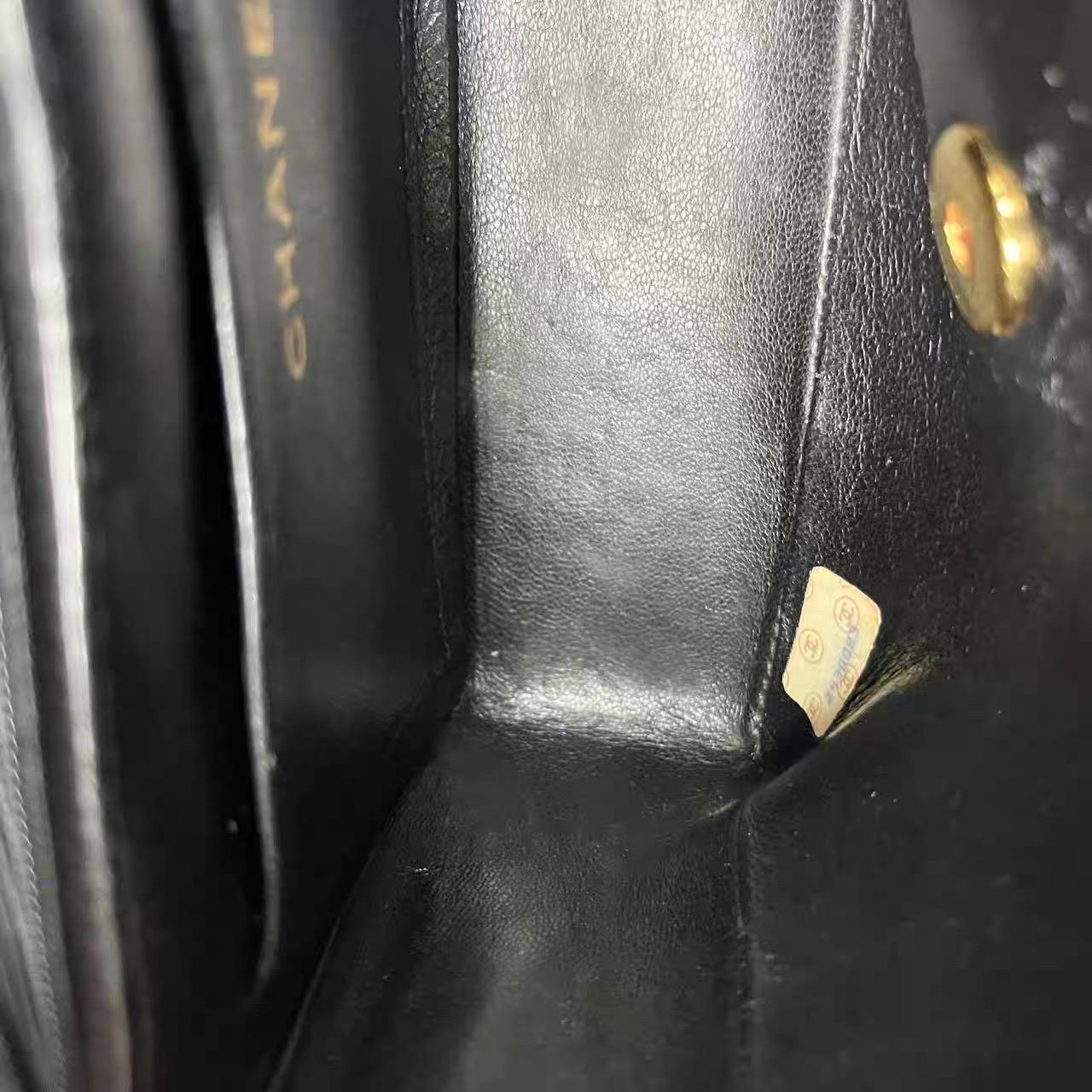 Chanel Classic Flap Mini Square Vintage Black Velvet 24k Gold Hardware 1991-94 en vente 9