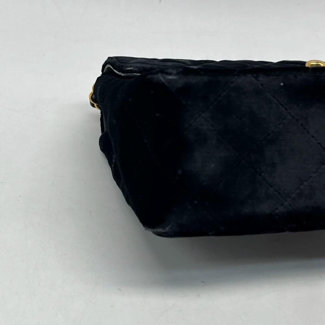 Chanel Classic Flap Mini Square Vintage Black Velvet 24k Gold Hardware 1991-94 en vente 2