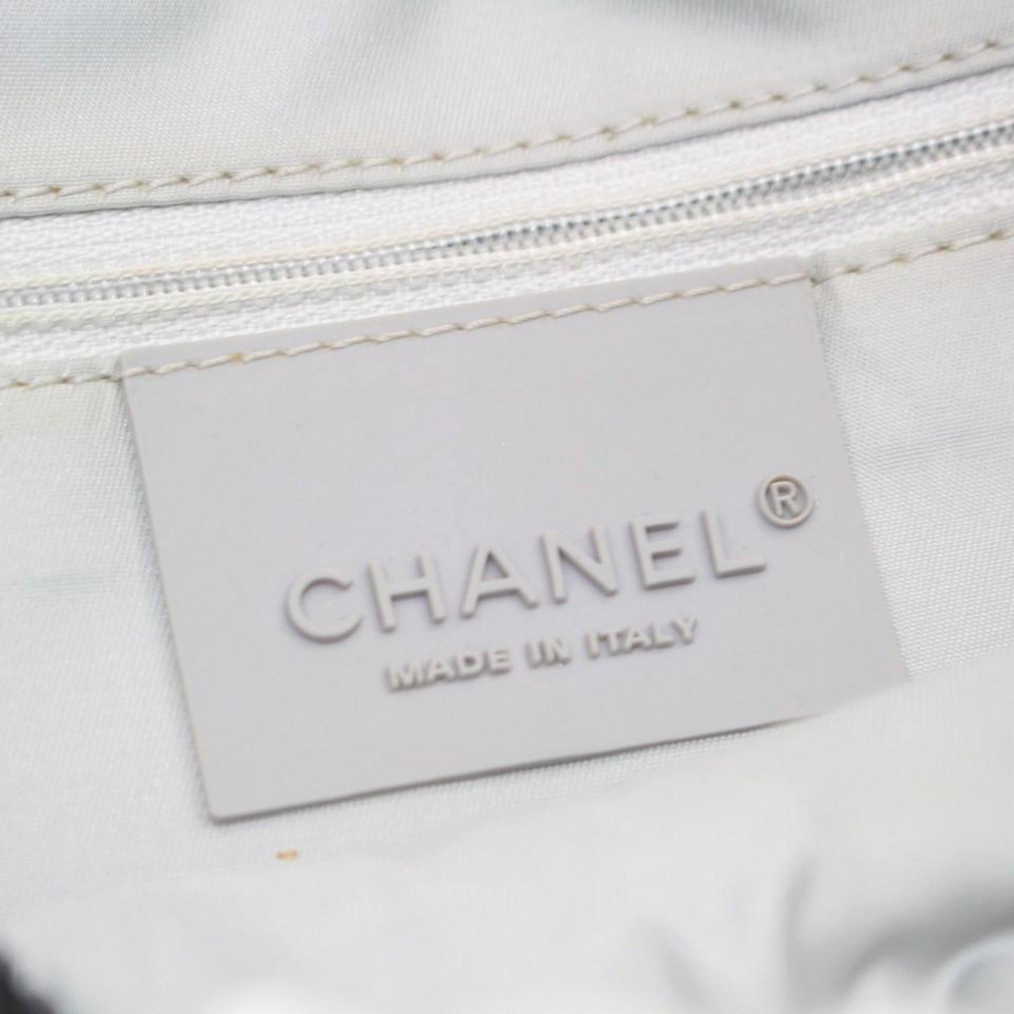 Women's Chanel Classic Flap Quilted Chocolate Bar 868985 Gray Canvas Shoulder Bag For Sale