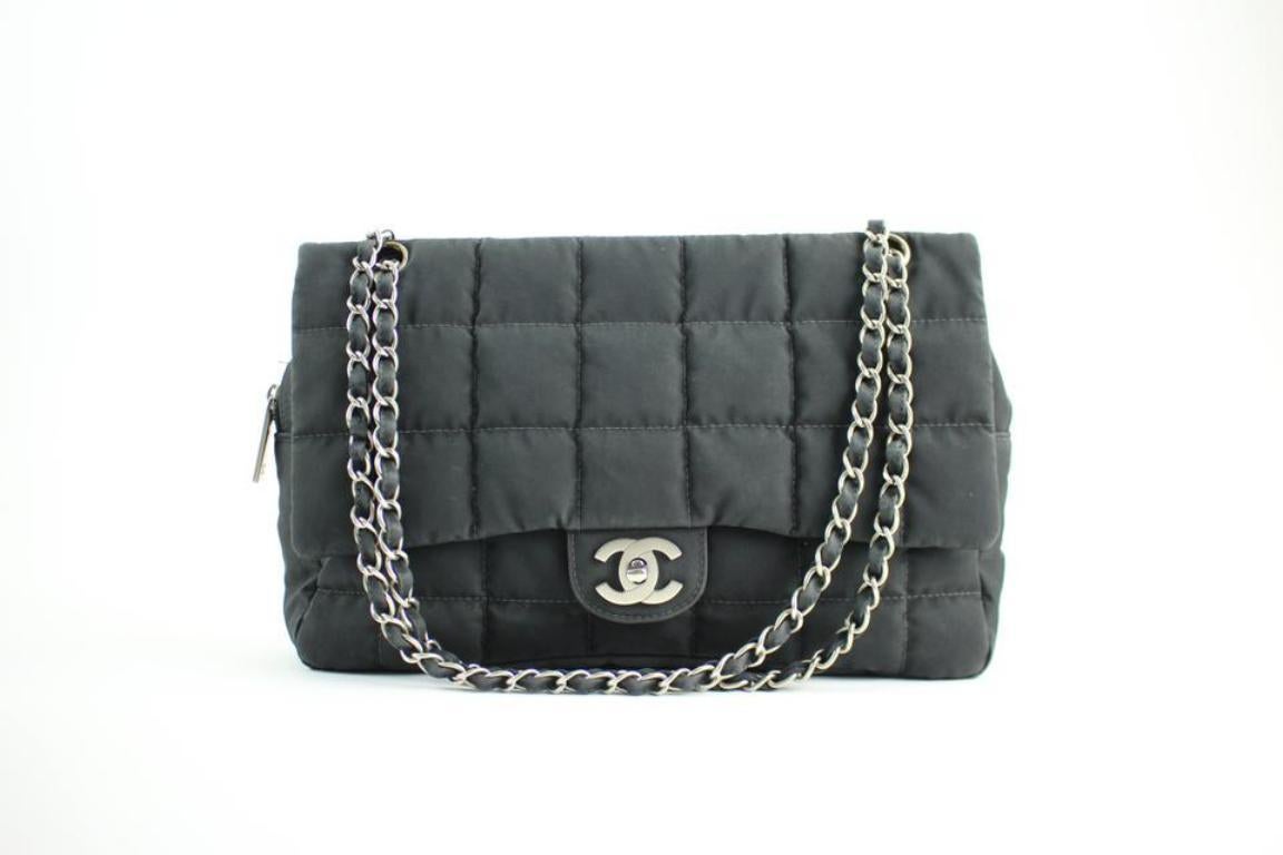 This item will ship immediately!!
Previously owned.
Date/style Code:7922630
Made In: France
Measurements: Length: 11.5