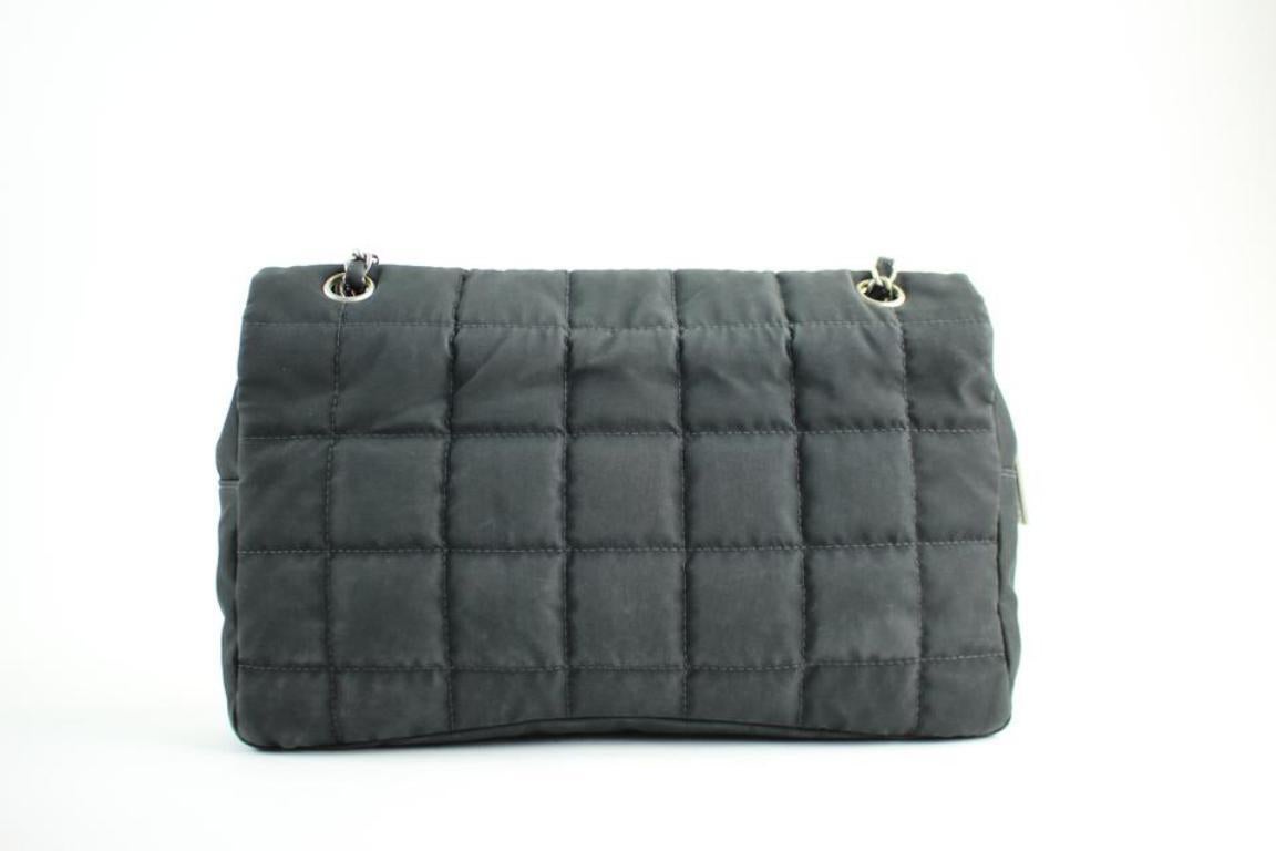Chanel Classic Flap Quilted Jumbo Shw 25cca12317 Black Shoulder Bag In Fair Condition For Sale In Forest Hills, NY