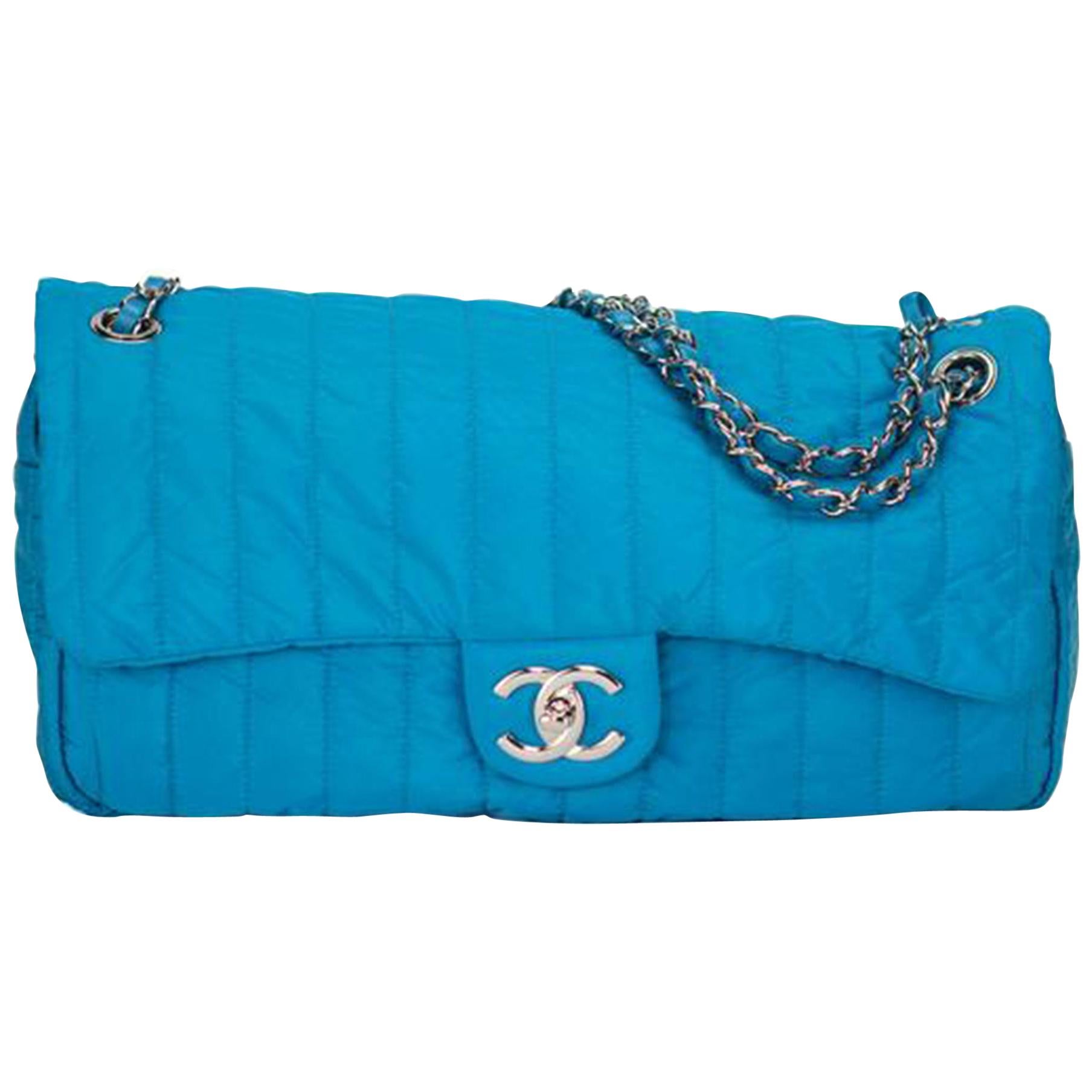 faktor overskæg Springboard Chanel Classic Flap Quilted Microfiber Acqua Blue Nylon Shoulder Bag For  Sale at 1stDibs | chanel nylon flap bag, chanel nylon bag, chanel nylon  shoulder bag