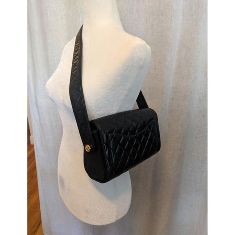 Chanel 1991 Vintage Classic Flap Rare Quilted Black Lambskin Shoulder Bag For Sale 4