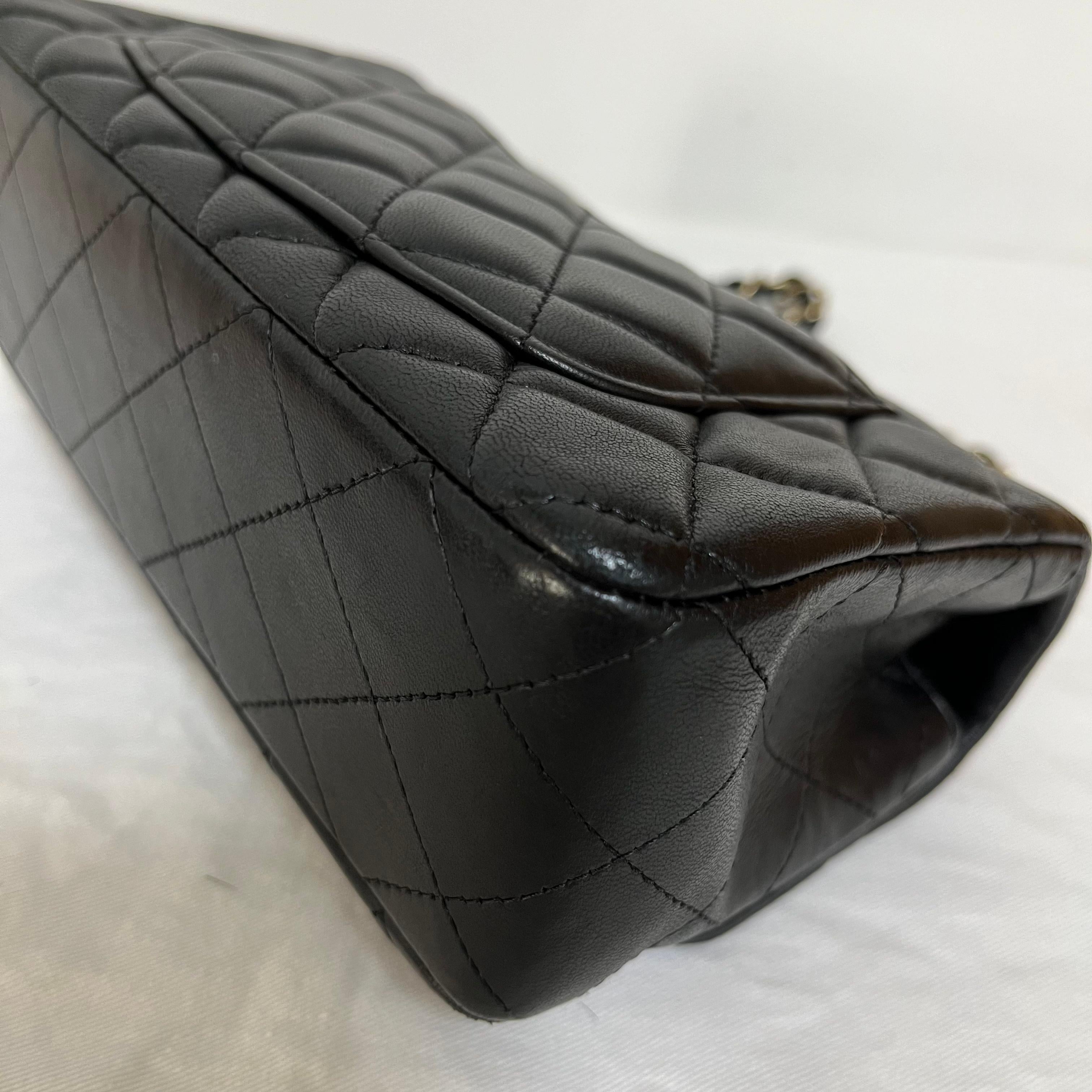 Chanel Classic Flap Rectangular Mini 2014 Black Lambskin Leather Gold Hardware en vente 5