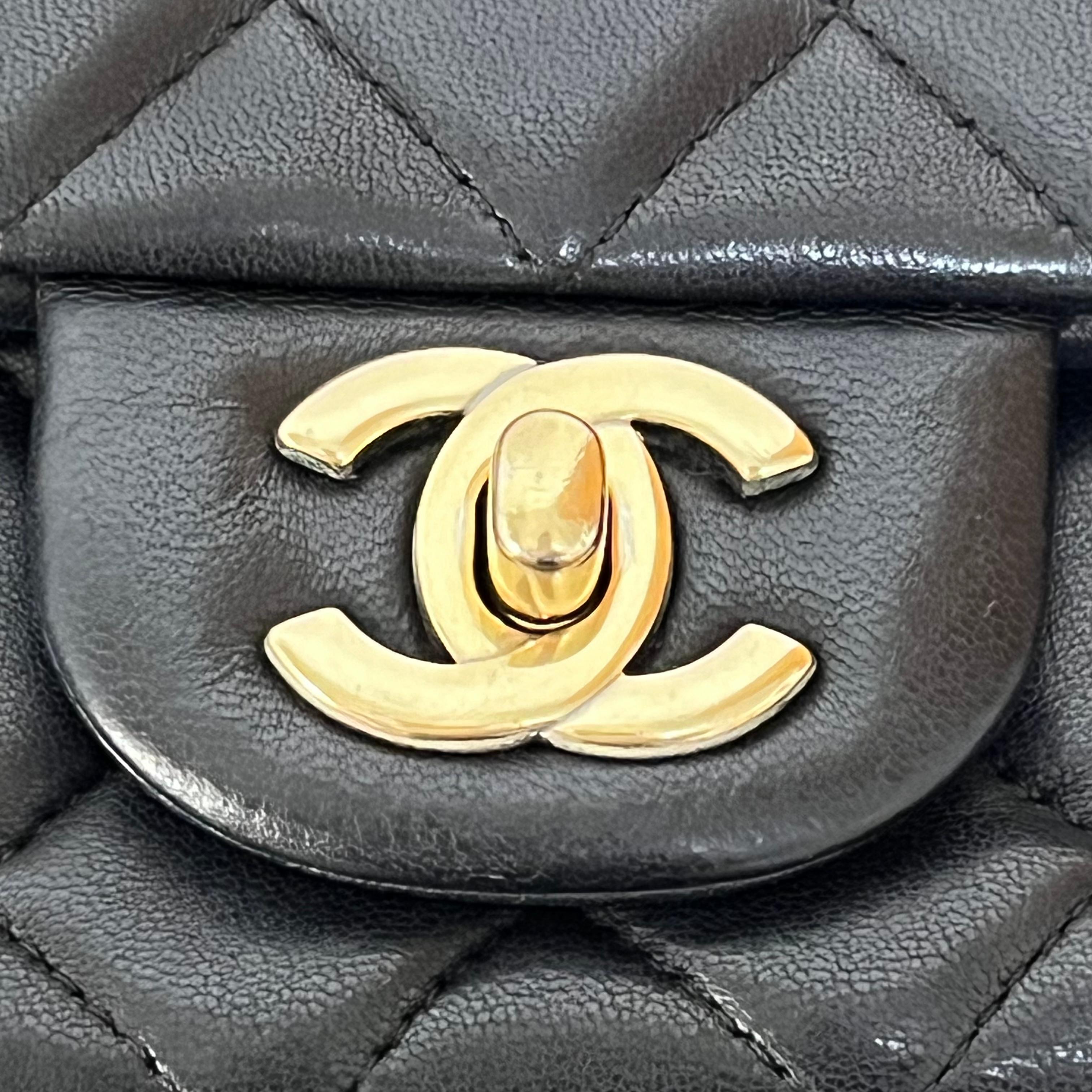 Chanel Classic Flap Rectangular Mini 2014 Black Lambskin Leather Gold Hardware en vente 12