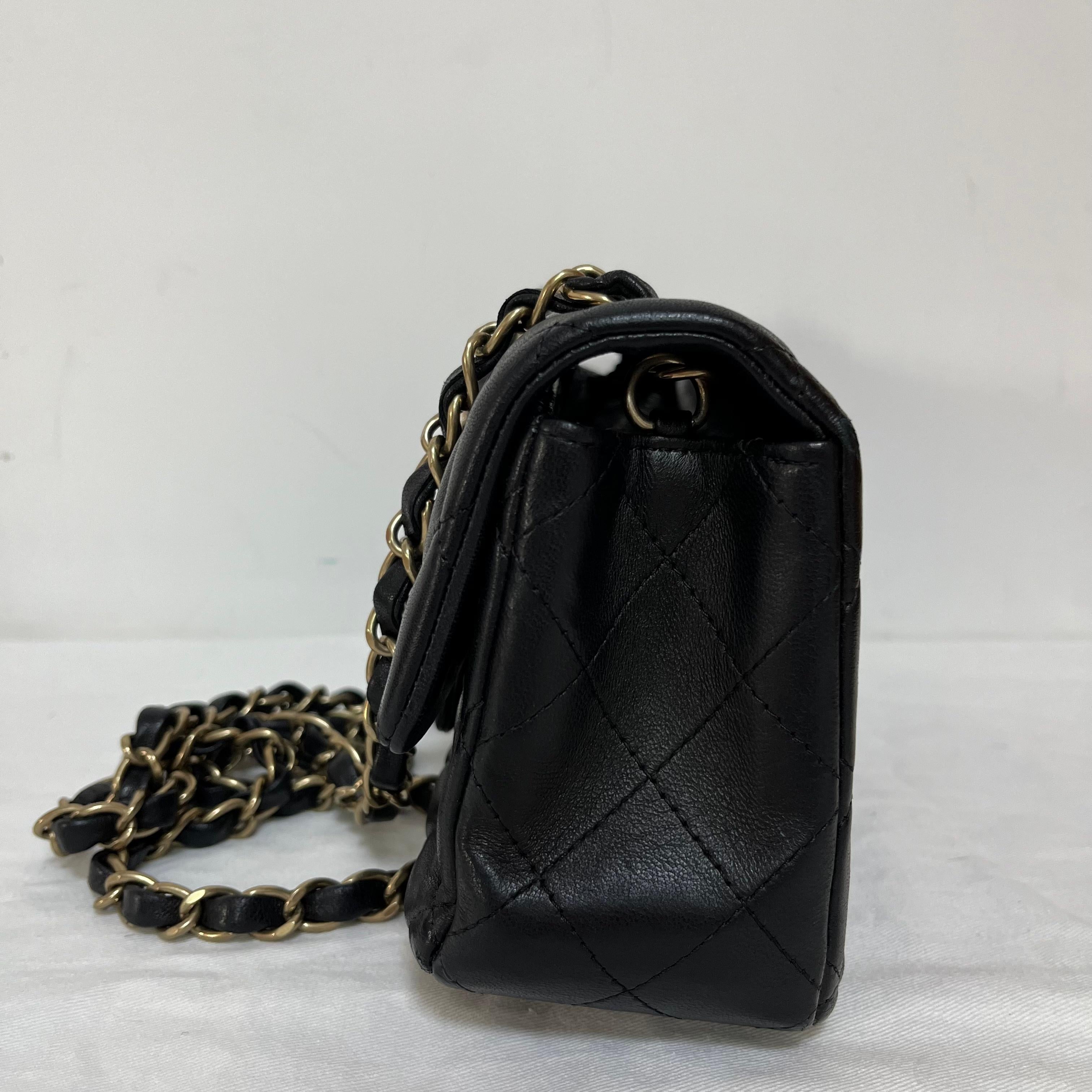 Chanel Classic Flap Rectangular Mini 2014 Black Lambskin Leather Gold Hardware Bon état - En vente à AUBERVILLIERS, FR