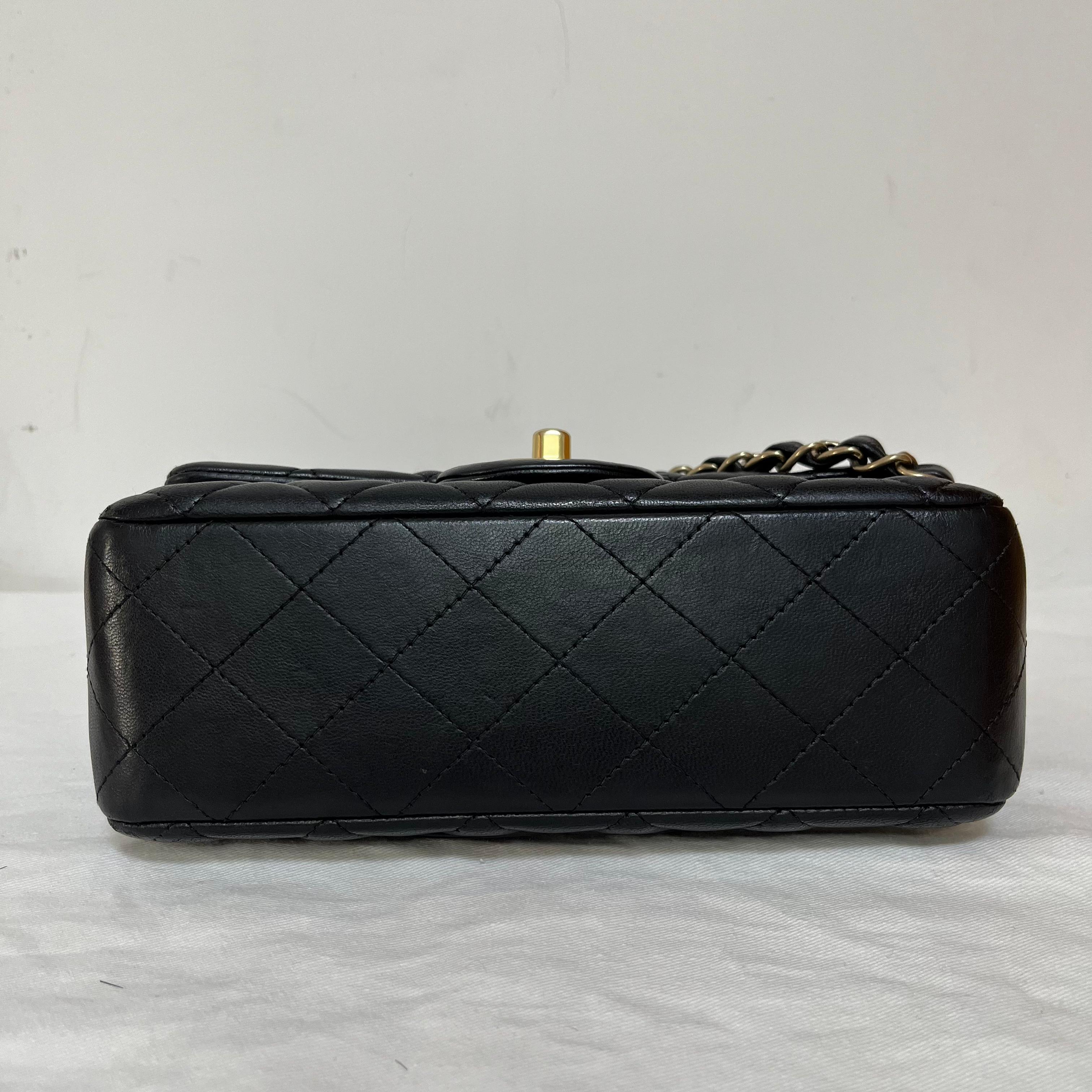 Chanel Classic Flap Rectangular Mini 2014 Black Lambskin Leather Gold Hardware en vente 1