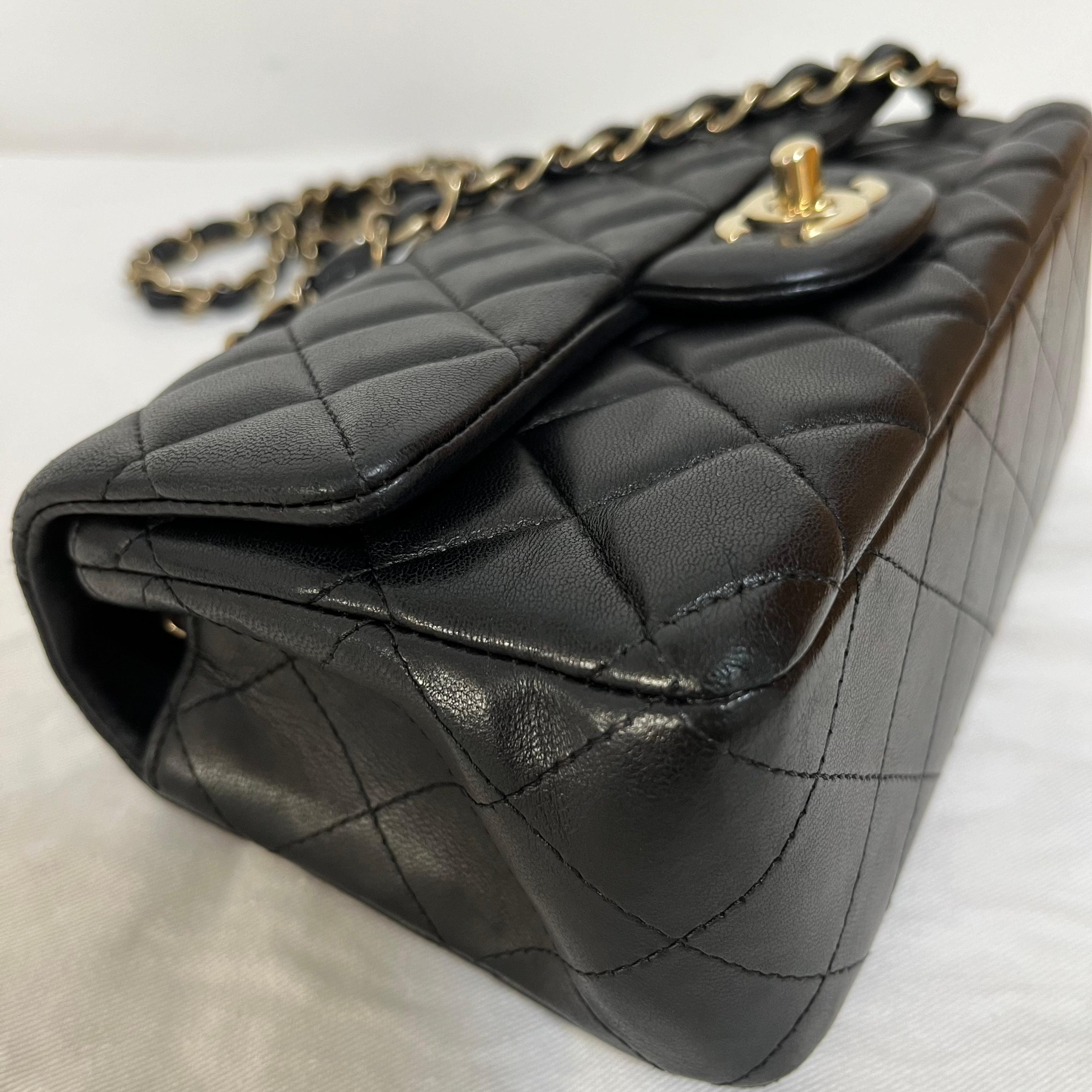 Chanel Classic Flap Rectangular Mini 2014 Black Lambskin Leather Gold Hardware en vente 2