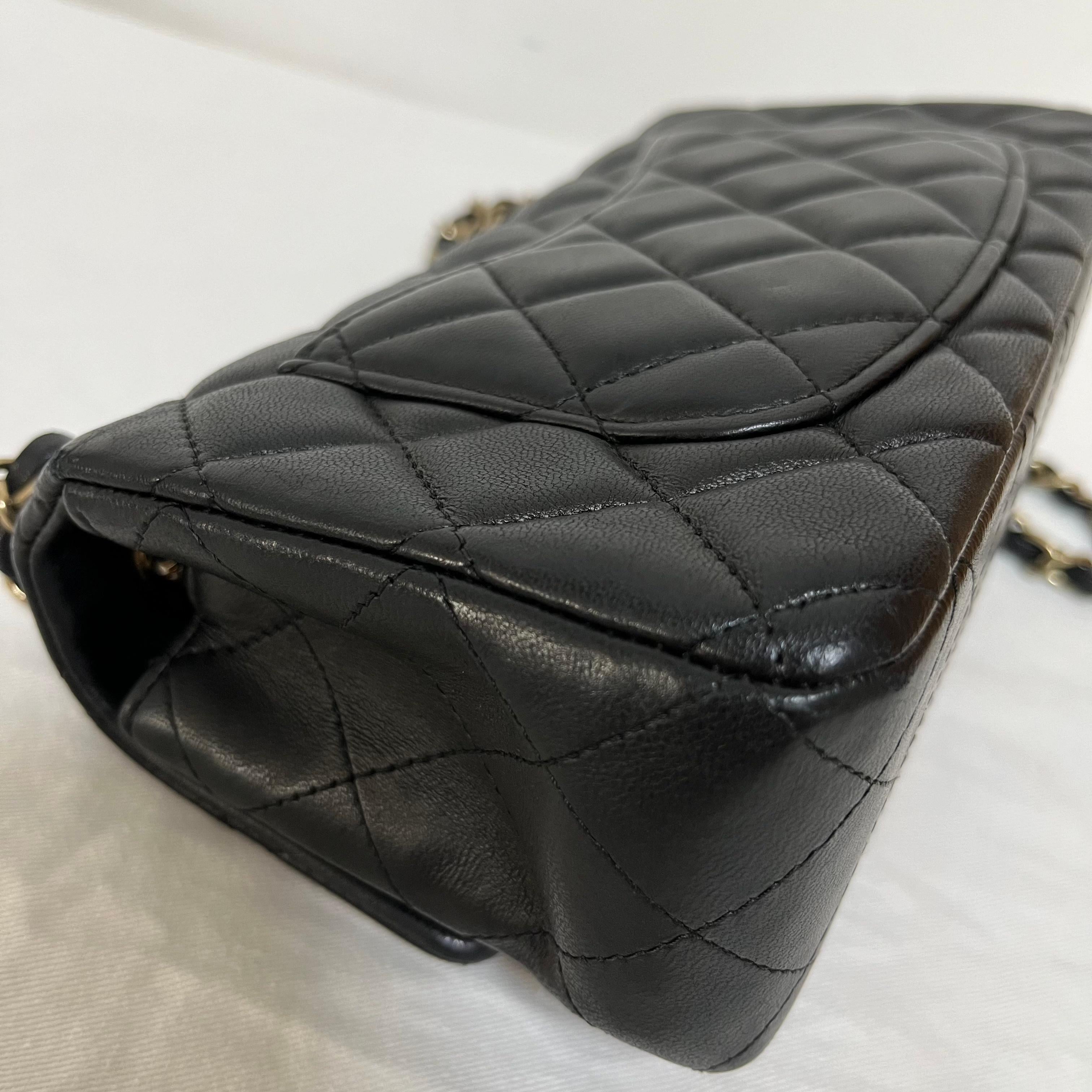 Chanel Classic Flap Rectangular Mini 2014 Black Lambskin Leather Gold Hardware en vente 4