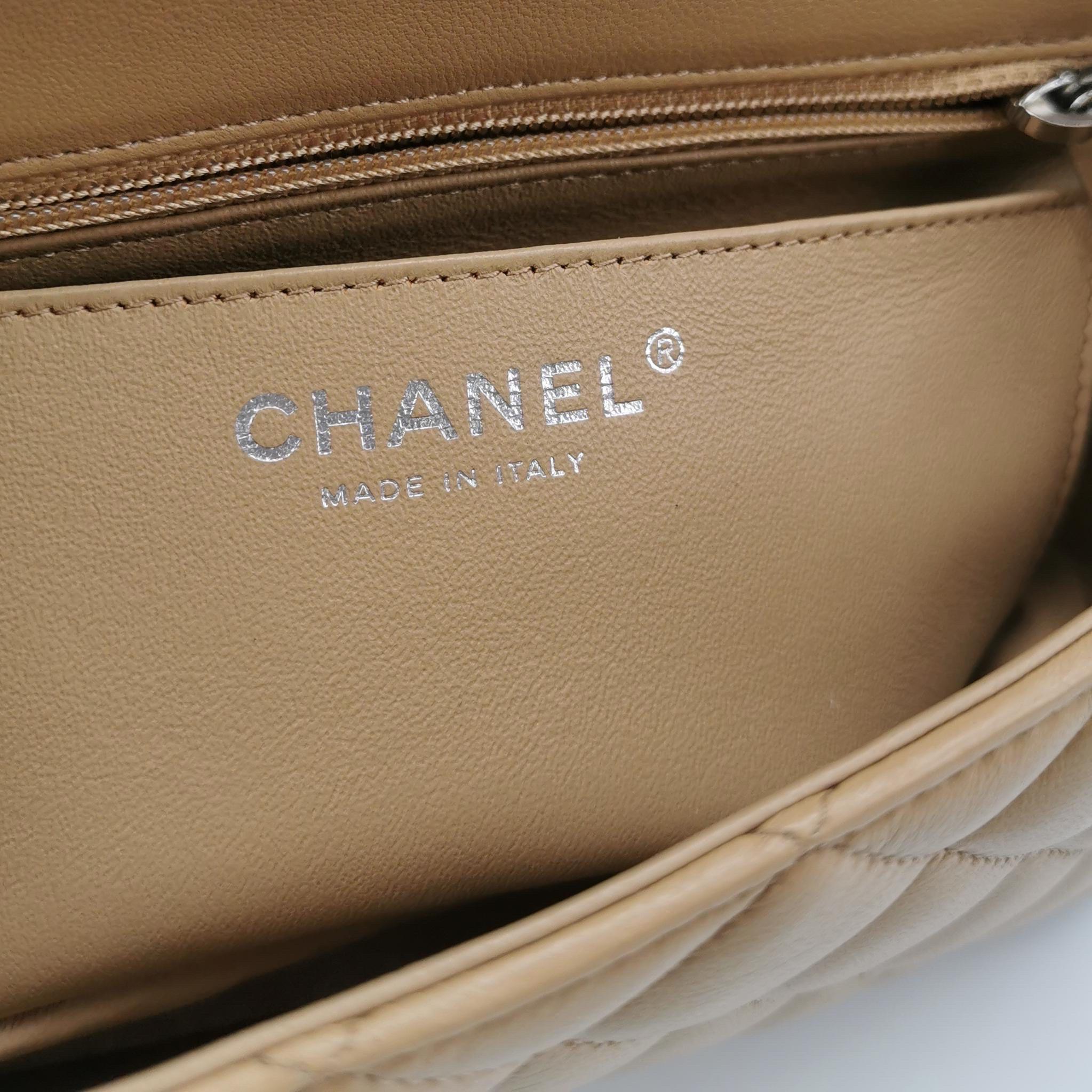 Chanel Classic Flap rectangulaire Mini Beige Lambskin Silver Hardware 2018 en vente 2