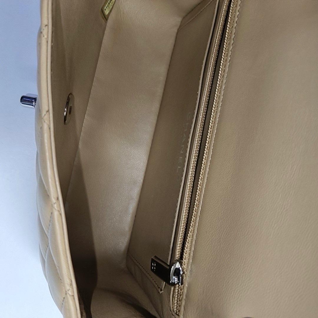 Chanel Classic Flap rectangulaire Mini Beige Lambskin Silver Hardware 2018 en vente 3