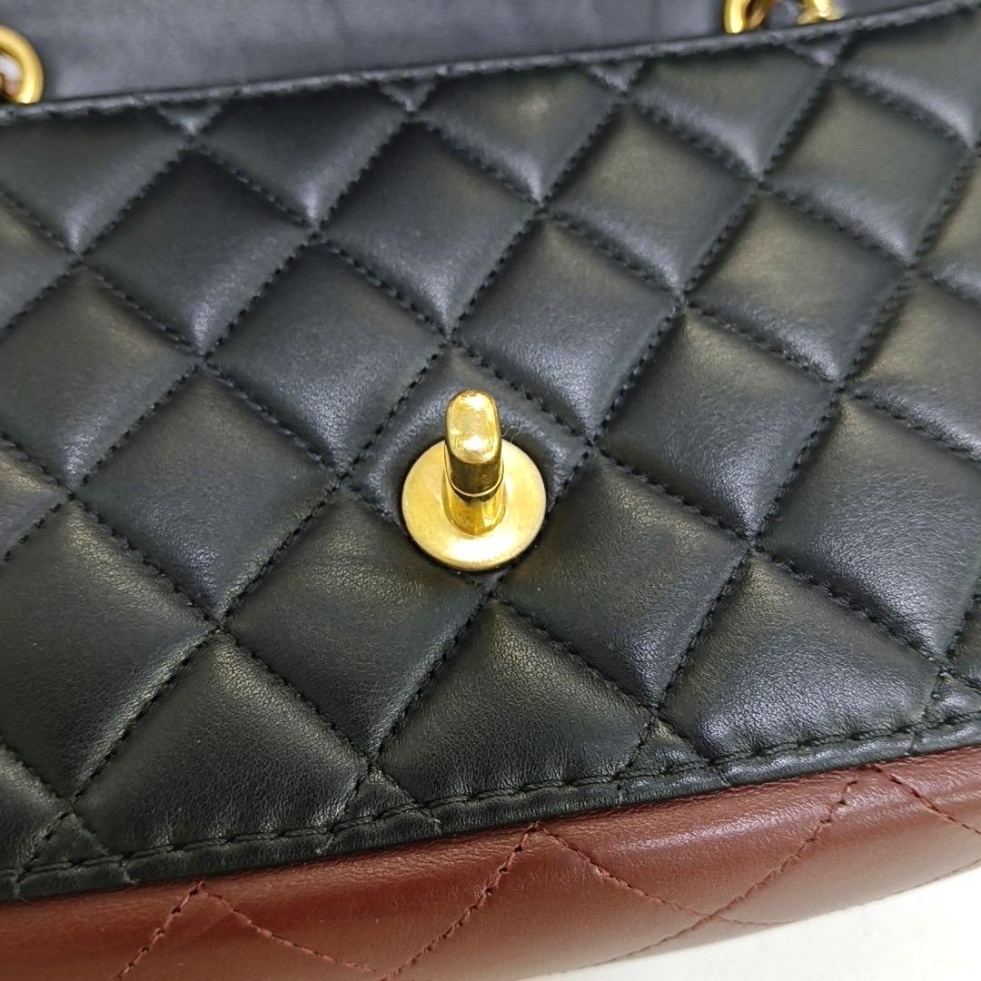 Chanel Classic Flap Rettangolare Mini in pelle di agnello nera e bordeaux Oro Ha in vendita 6
