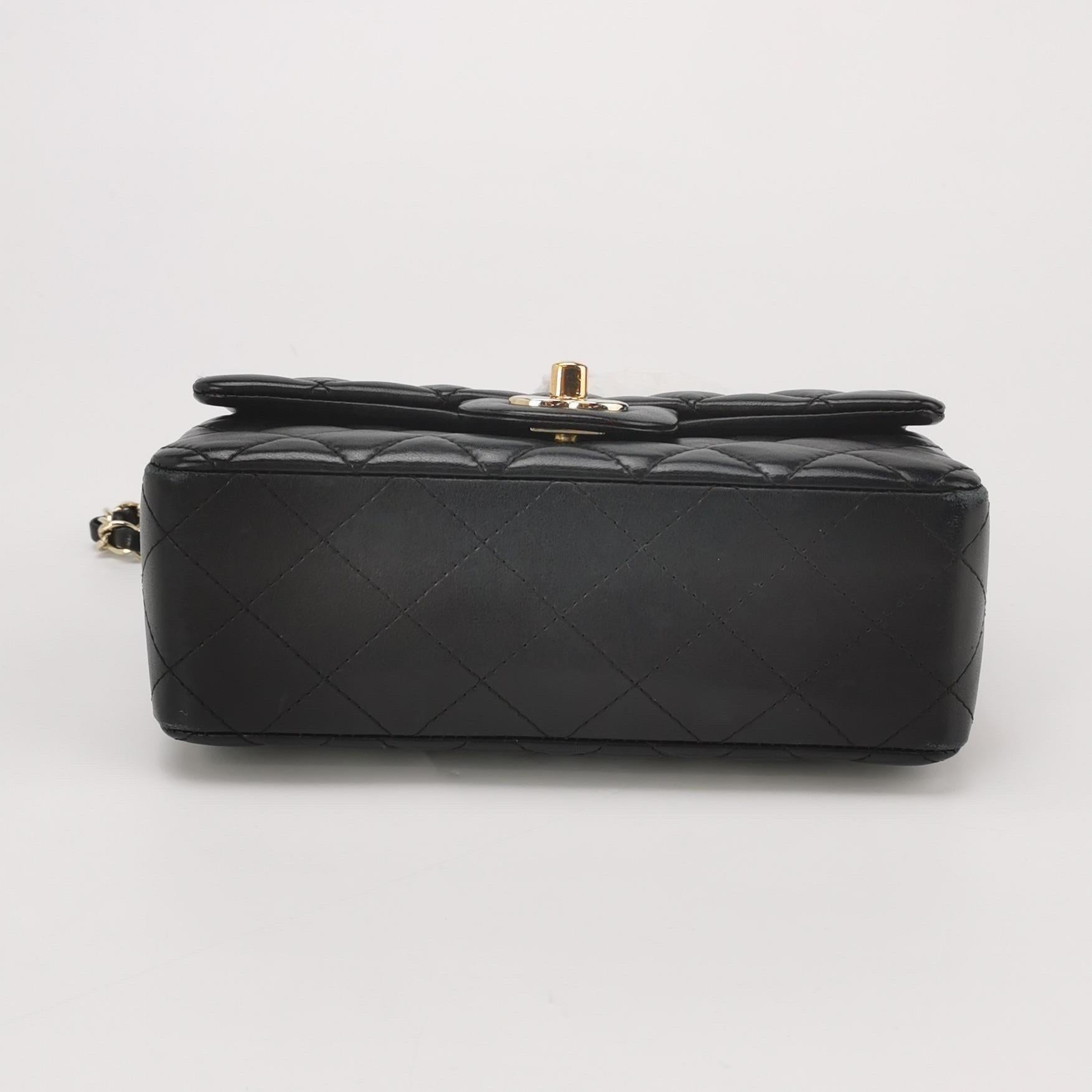 Chanel Classic Flap Rectangular Mini Black Lambskin Leather Gold HW 2016-17 In Good Condition For Sale In AUBERVILLIERS, FR