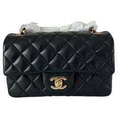 Chanel Classic Flap Rectangular Mini Schwarz Lammfell Leder Gold HW 2016-17