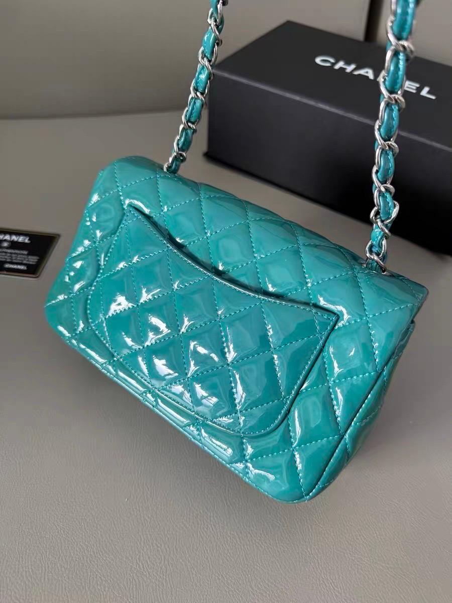 Chanel Classic Flap Rectangular Mini Blue Patent Leather Silver Hardware en vente 5