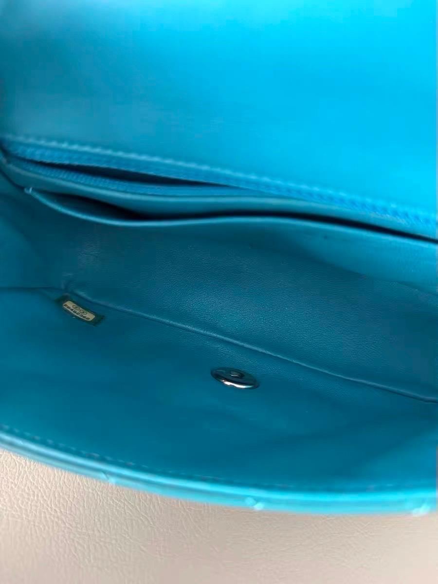 Chanel Classic Flap Rectangular Mini Blue Patent Leather Silver Hardware en vente 13