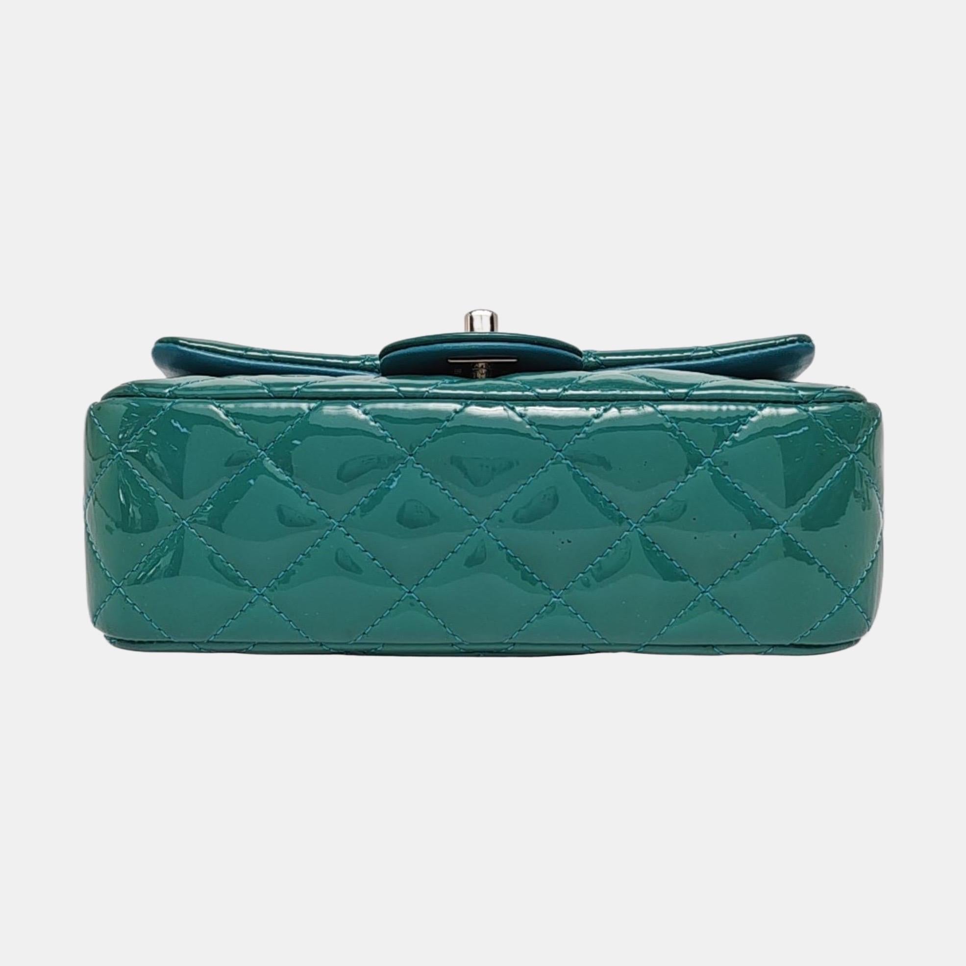 Chanel Classic Flap Rectangular Mini Blue Patent Leather Silver Hardware en vente 4