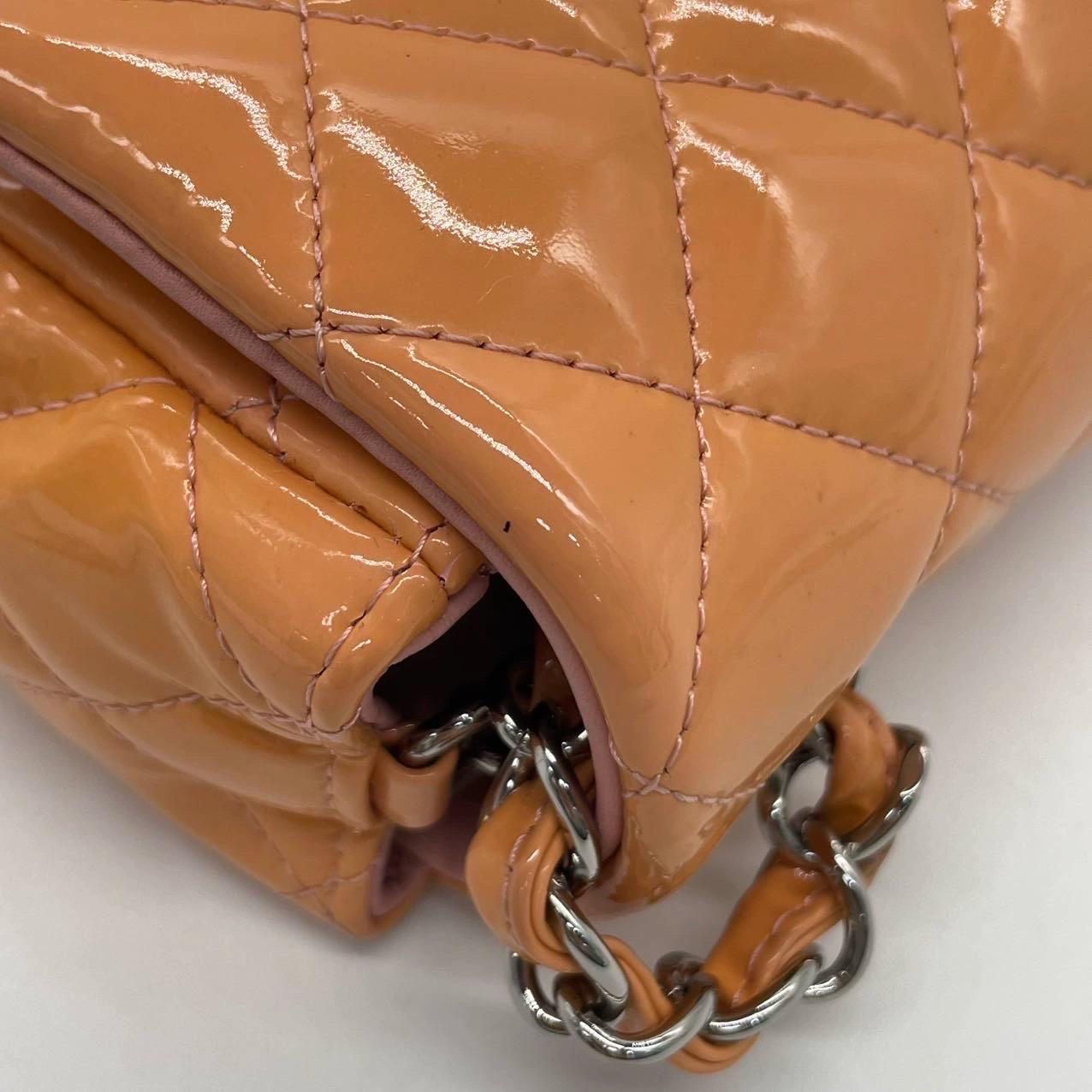 Chanel Classic Flap Rettangolare Mini Corallo Arancione Vernice Argento HW in vendita 14