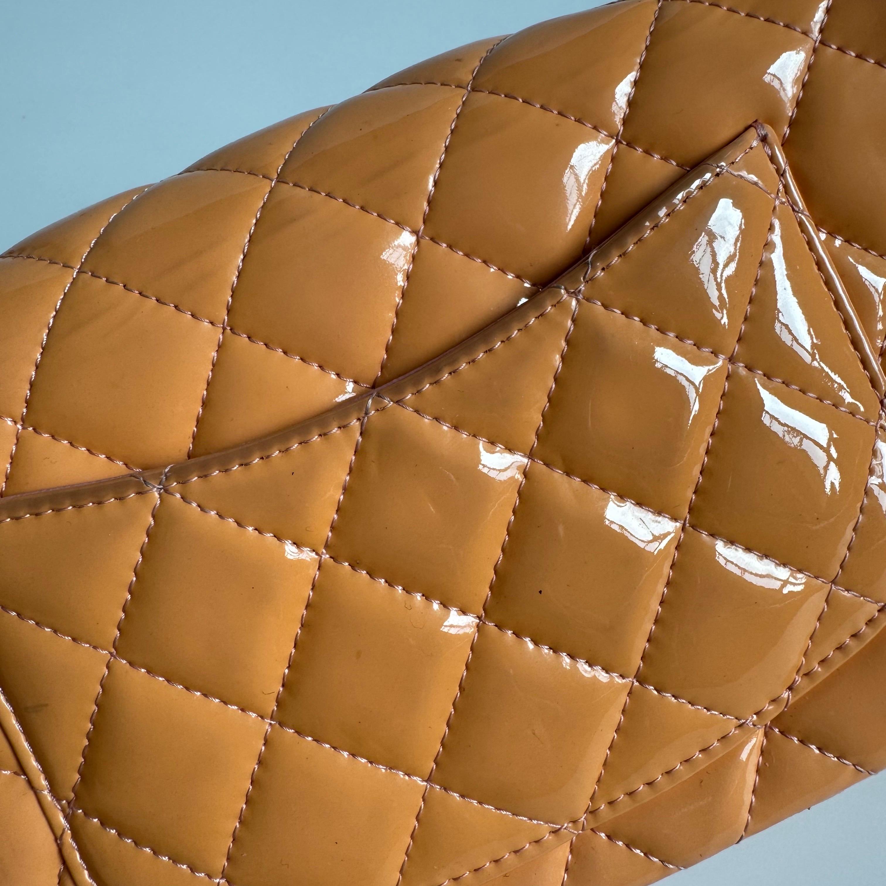 Chanel Classic Flap Rettangolare Mini Corallo Arancione Vernice Argento HW in vendita 4