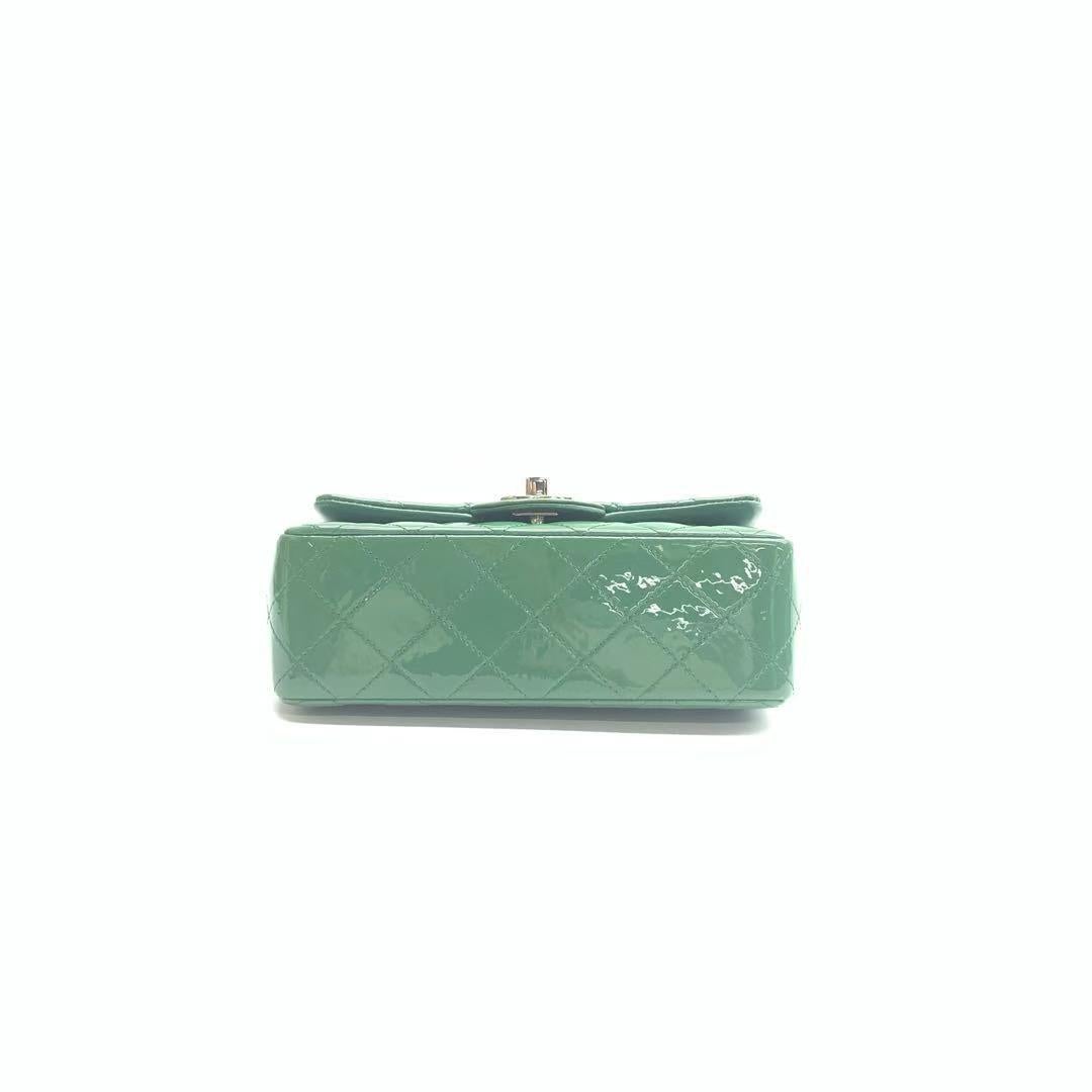 Chanel Classic Flap Rectangular Mini Green Patent Leather Silver Hardware 2016-2 en vente 9