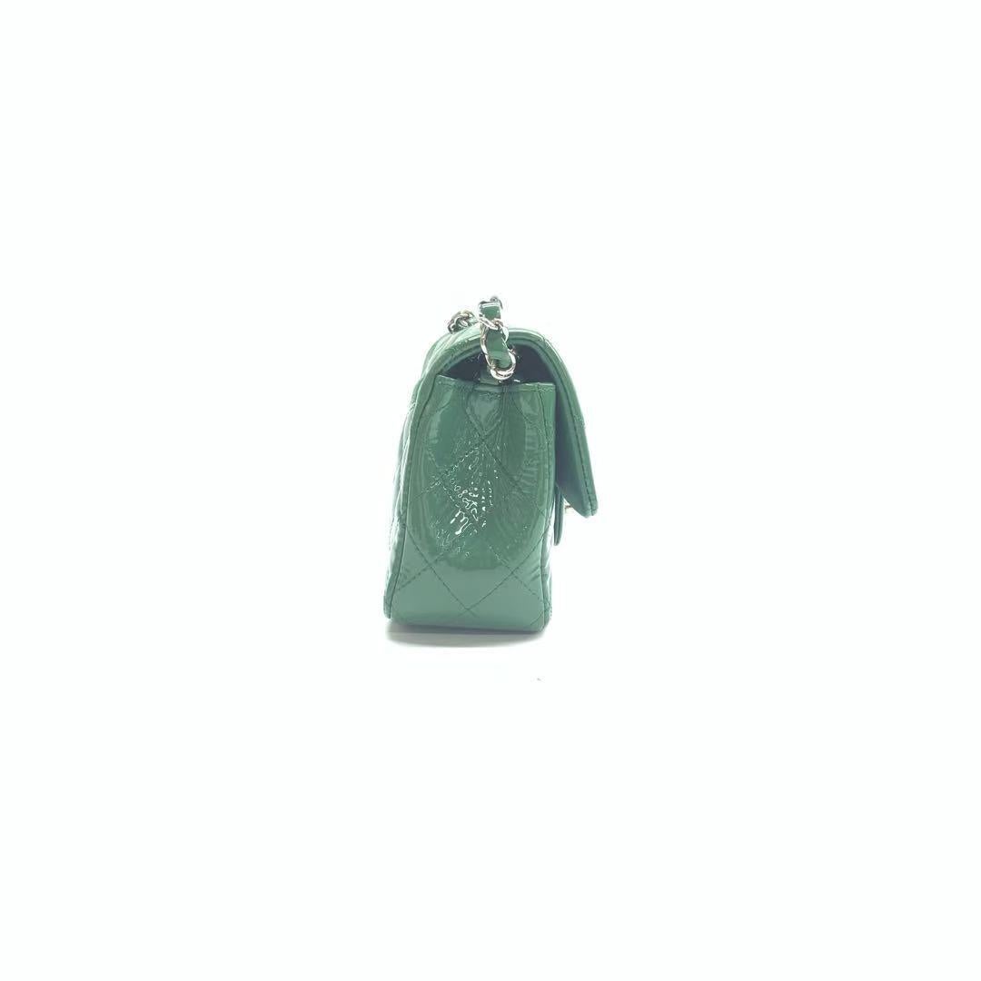 Chanel Classic Flap Rectangular Mini Green Patent Leather Silver Hardware 2016-2 en vente 16