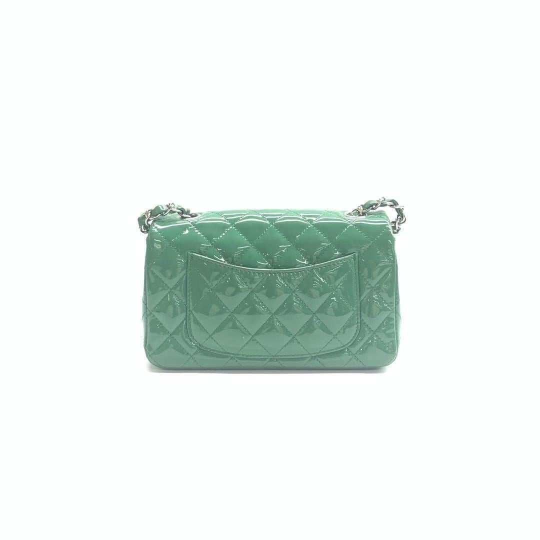 Chanel Classic Flap Rectangular Mini Green Patent Leather Silver Hardware 2016-2 en vente 17