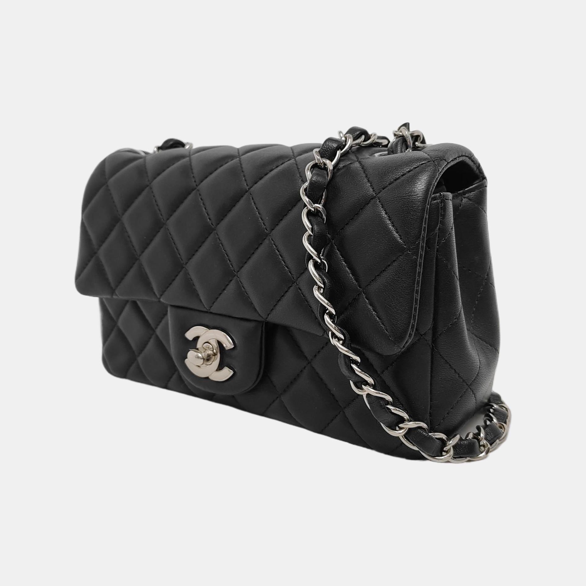 Chanel Classic Flap Rectangular Mini Midnight Navy Black Lambskin In Good Condition In AUBERVILLIERS, FR