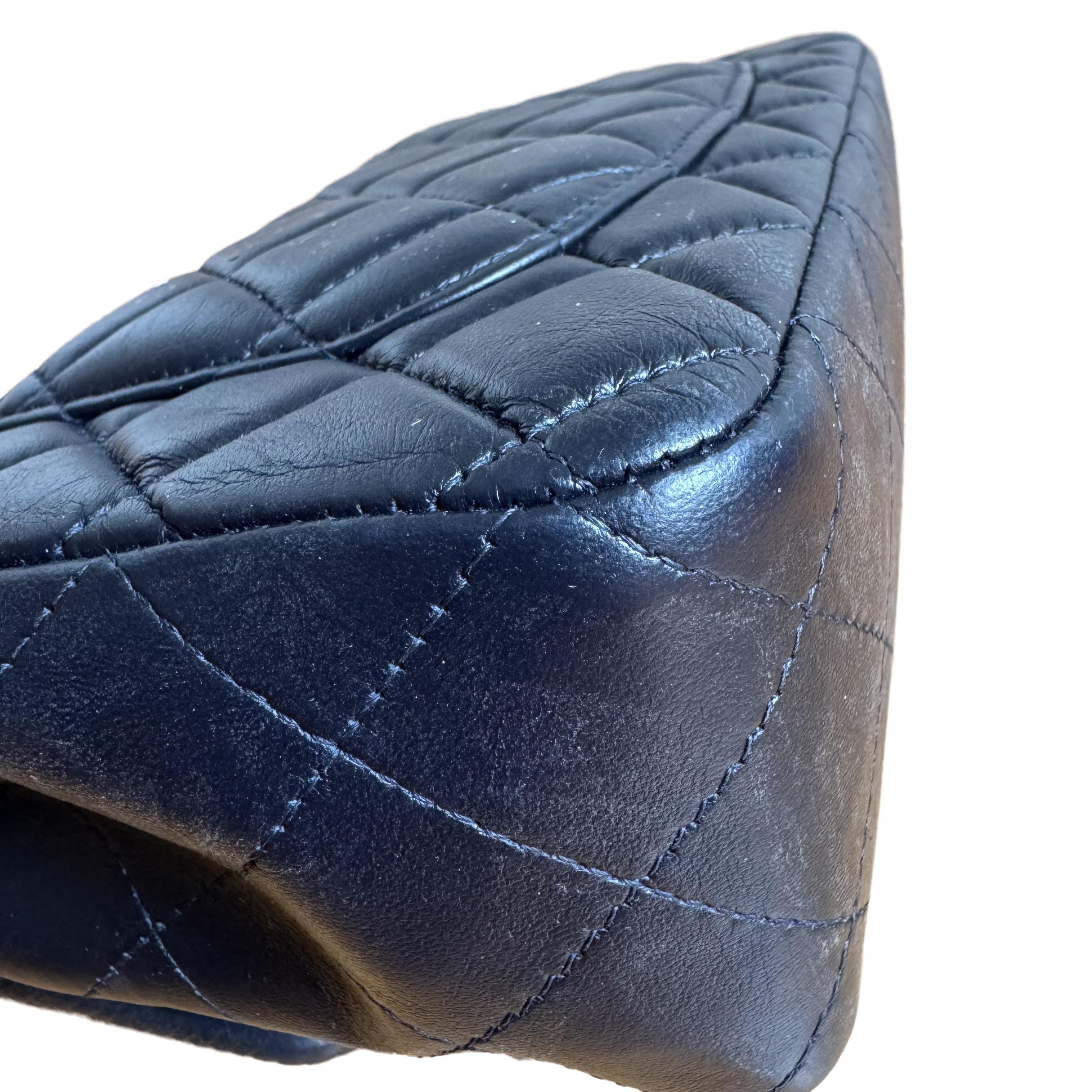 Chanel Classic Flap rectangulaire Mini Midnight Navy en cuir d'agneau 2012 en vente 4