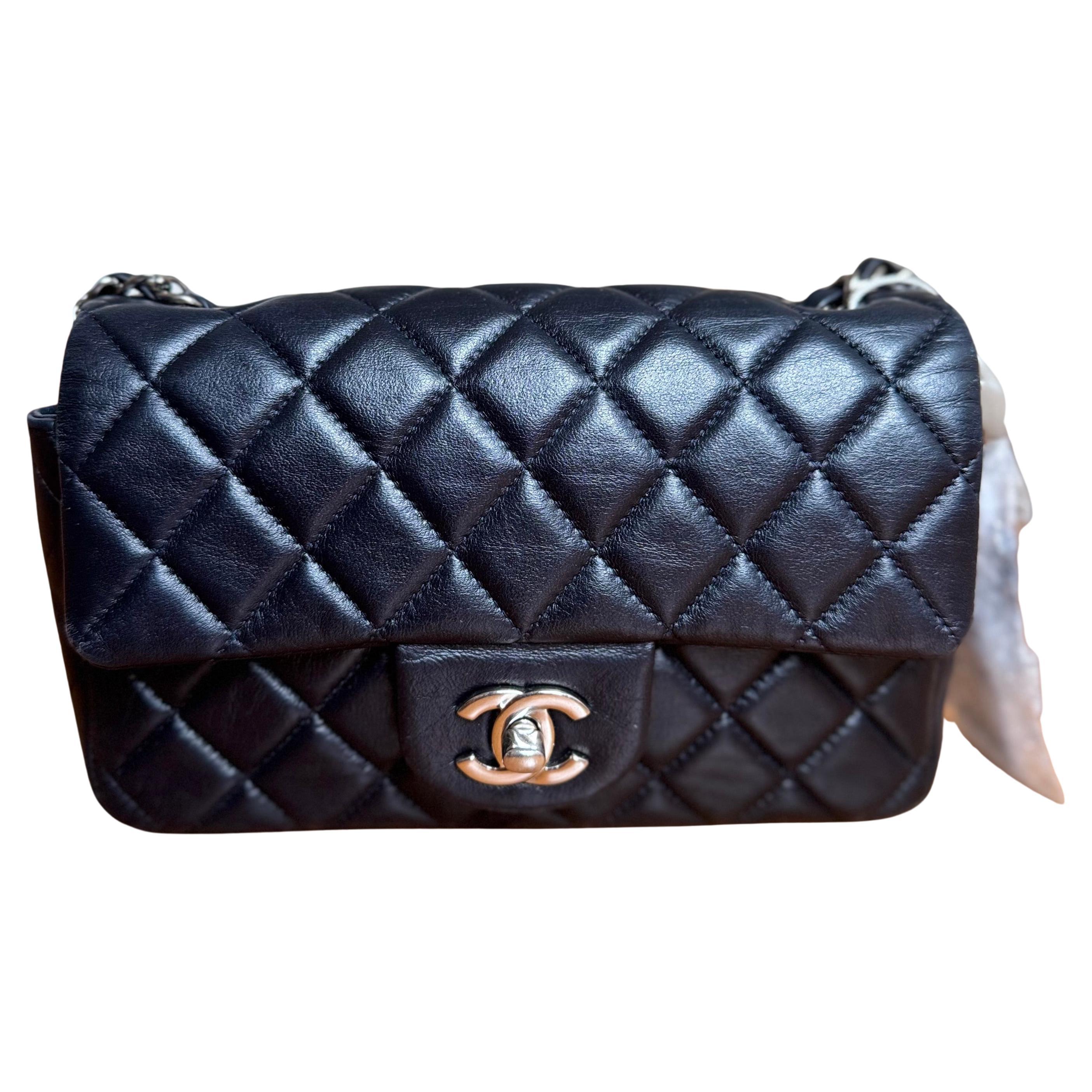 Noir Chanel Classic Flap rectangulaire Mini Midnight Navy en cuir d'agneau 2012 en vente