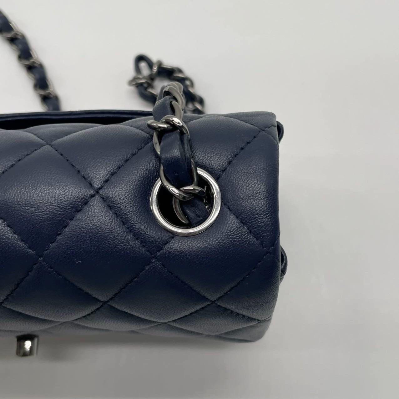 Chanel Classic Flap Rectangular Mini Navy Lambskin 2013-2014 For Sale 11
