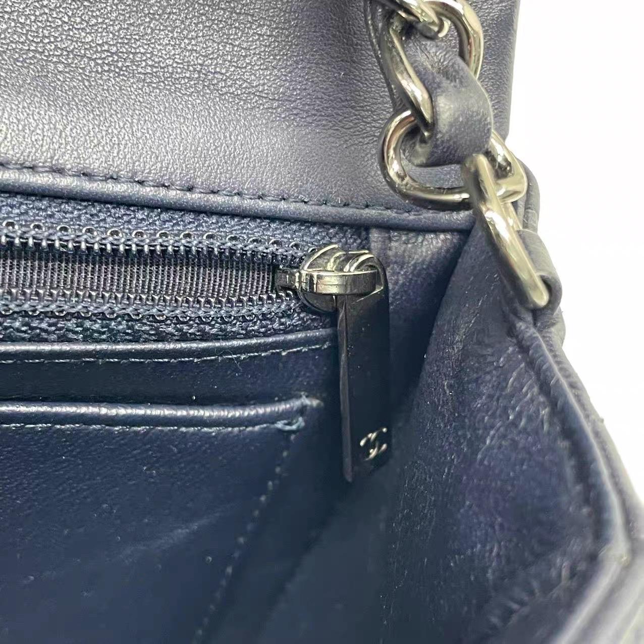 Chanel Classic Flap Rectangular Mini Navy Lambskin 2013-2014 For Sale 14