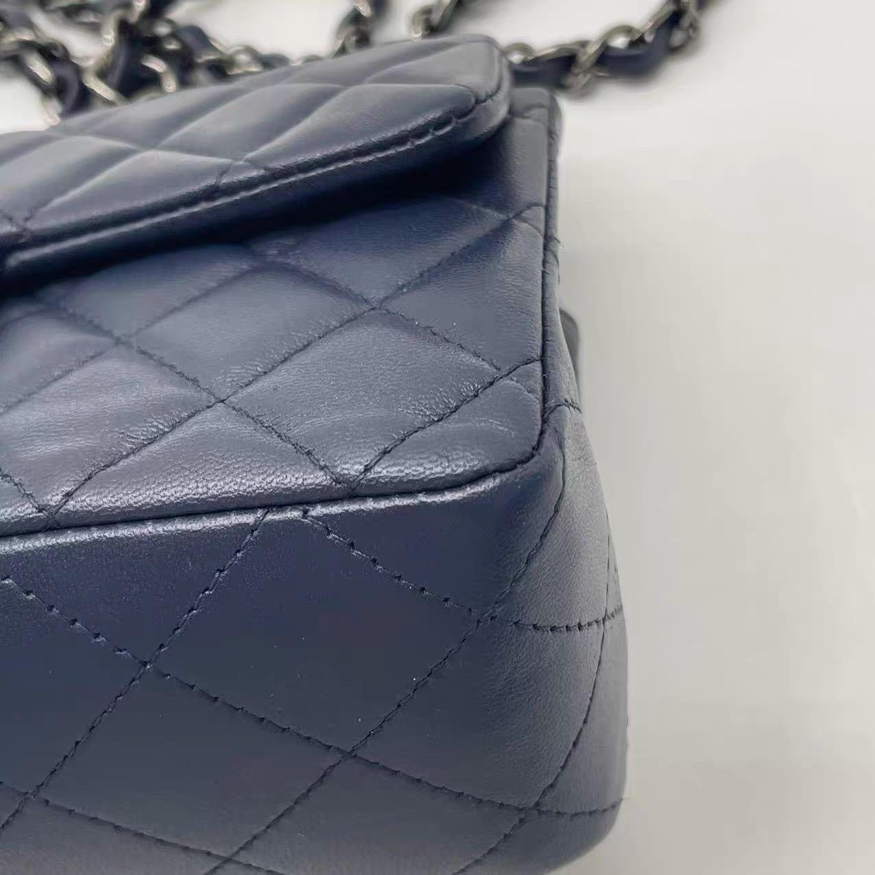Chanel Classic Flap Rectangular Mini Navy Lambskin 2013-2014 For Sale 15