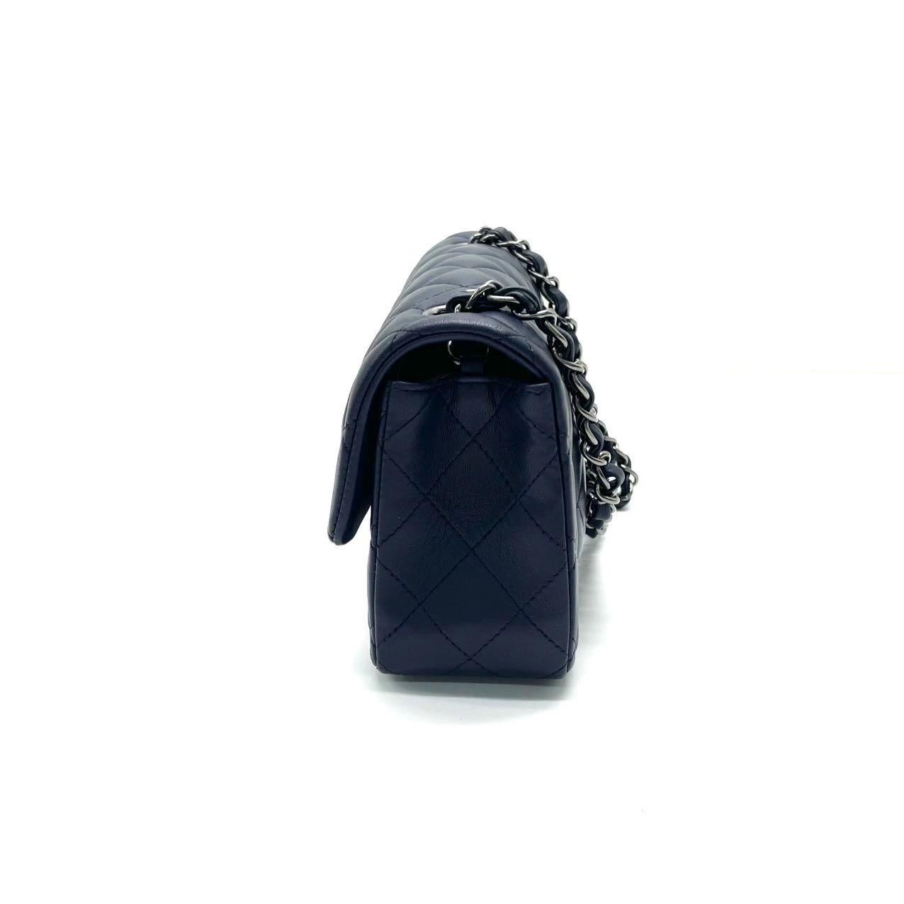 Chanel Classic Flap Rectangular Mini Navy Lambskin 2013-2014 For Sale 1