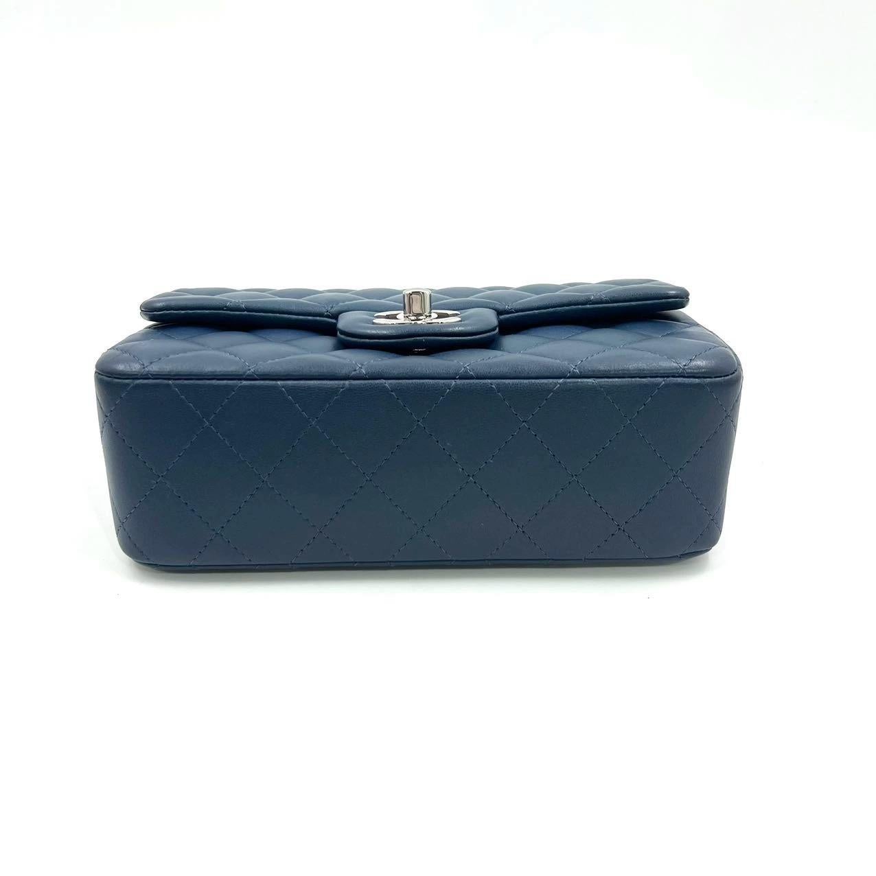 Chanel Classic Flap Rectangular Mini Navy Lambskin, 2019 For Sale 5