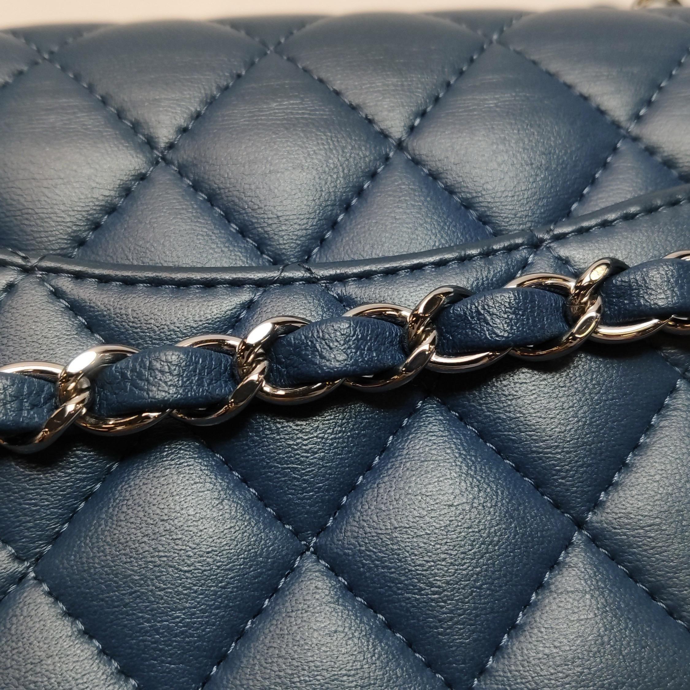 Chanel Classic Flap Rectangular Mini Navy Lambskin, 2019 7