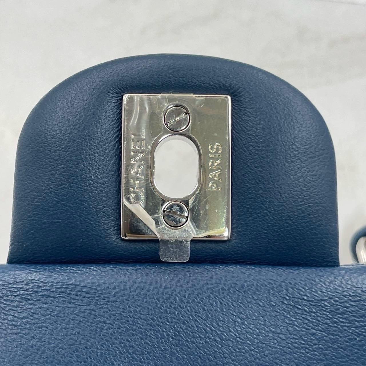 Chanel Classic Flap Rectangular Mini Navy Lambskin, 2019 10