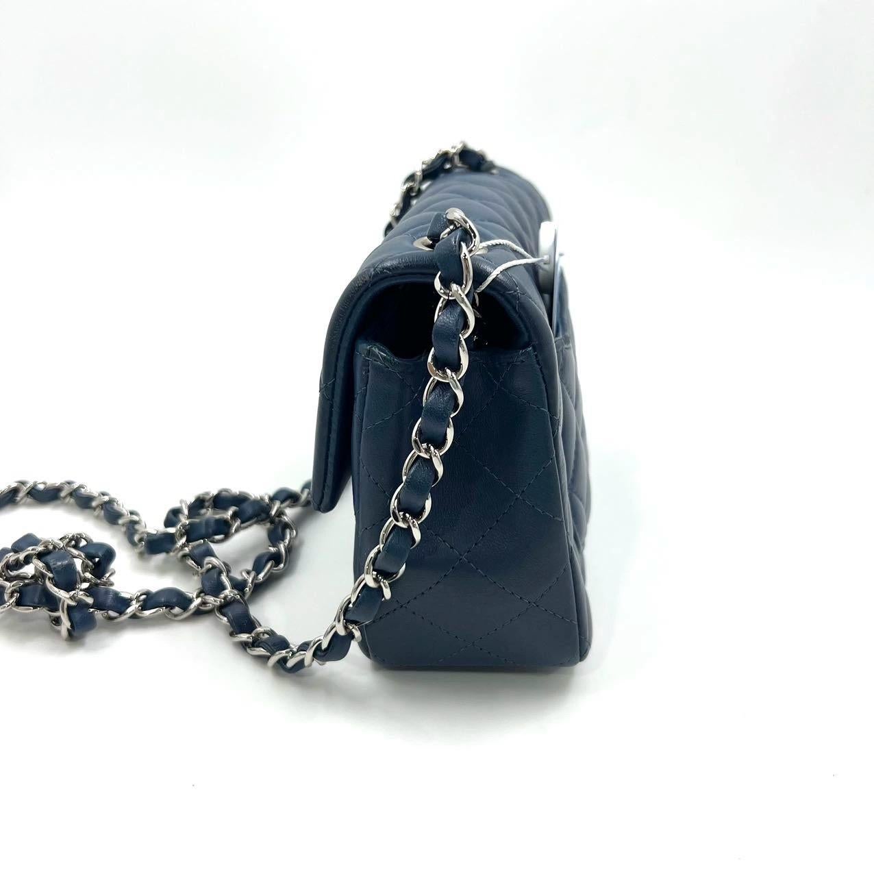 Chanel Classic Flap Rectangular Mini Navy Lambskin, 2019 For Sale 16