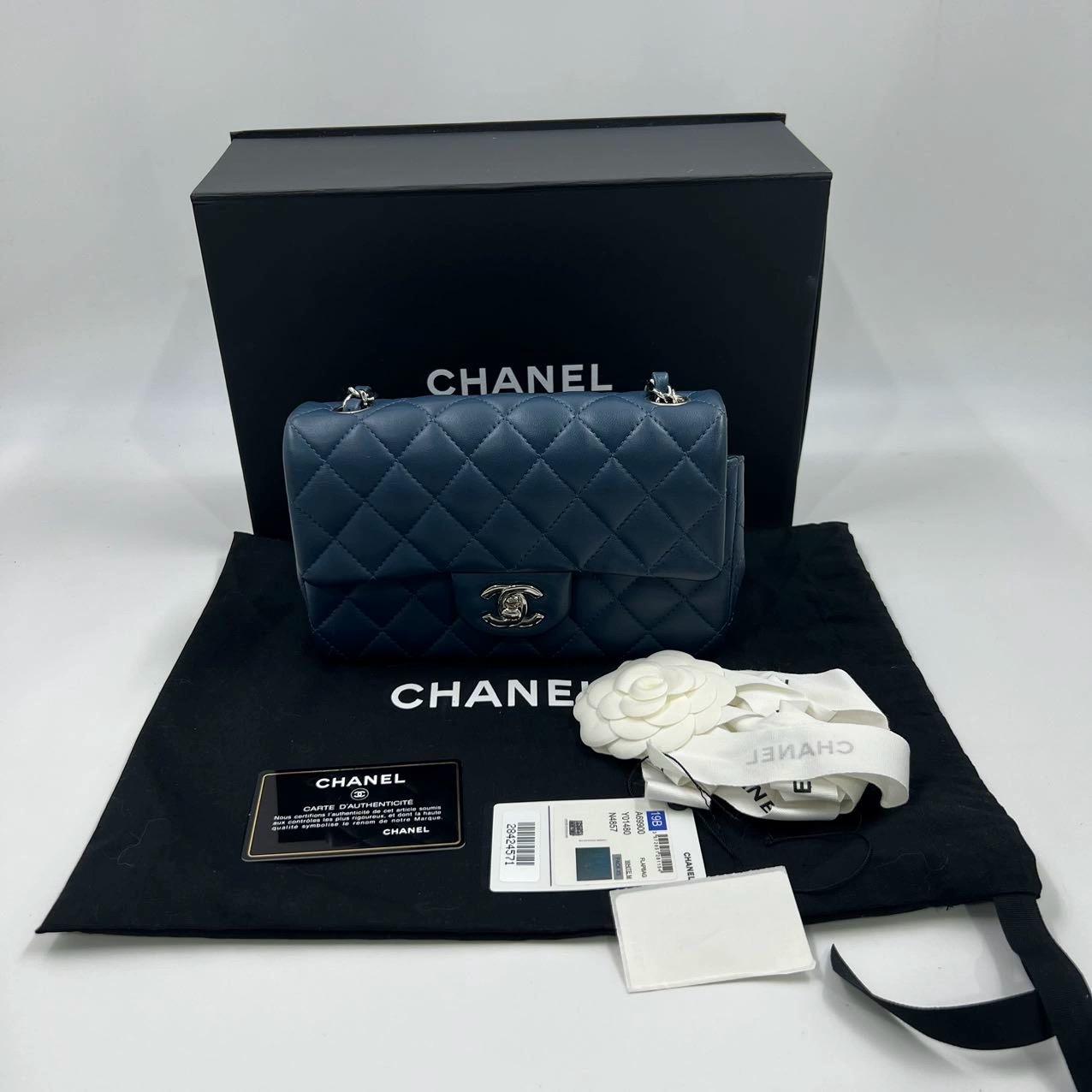 Chanel Classic Flap Rectangular Mini Navy Lambskin, 2019 For Sale 20