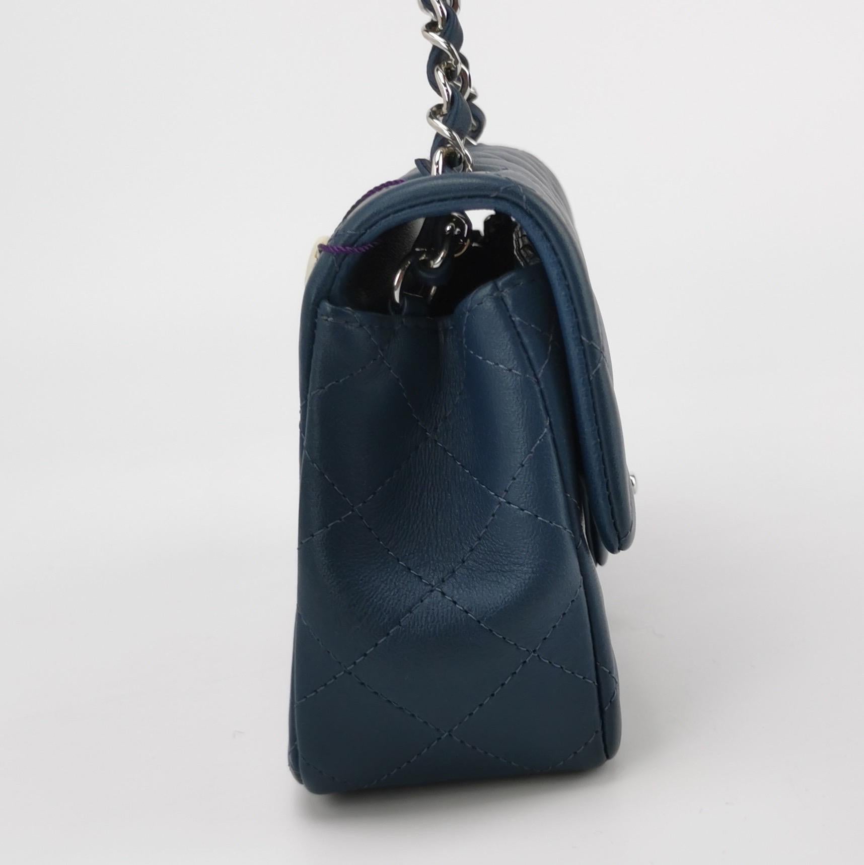 Chanel Classic Flap Rectangular Mini Navy Lambskin, 2019 In Good Condition In AUBERVILLIERS, FR