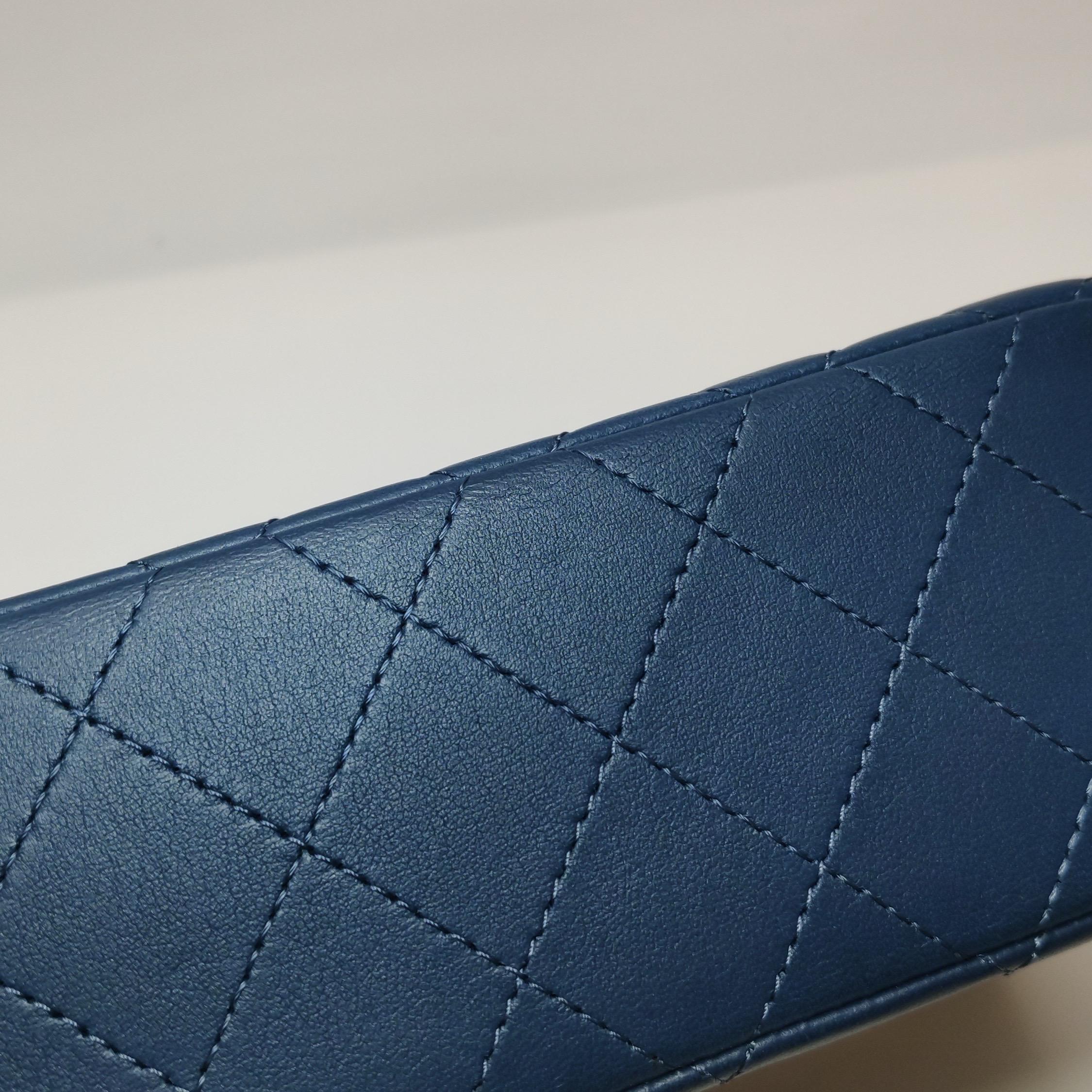 Chanel Classic Flap Rectangular Mini Navy Lambskin, 2019 1