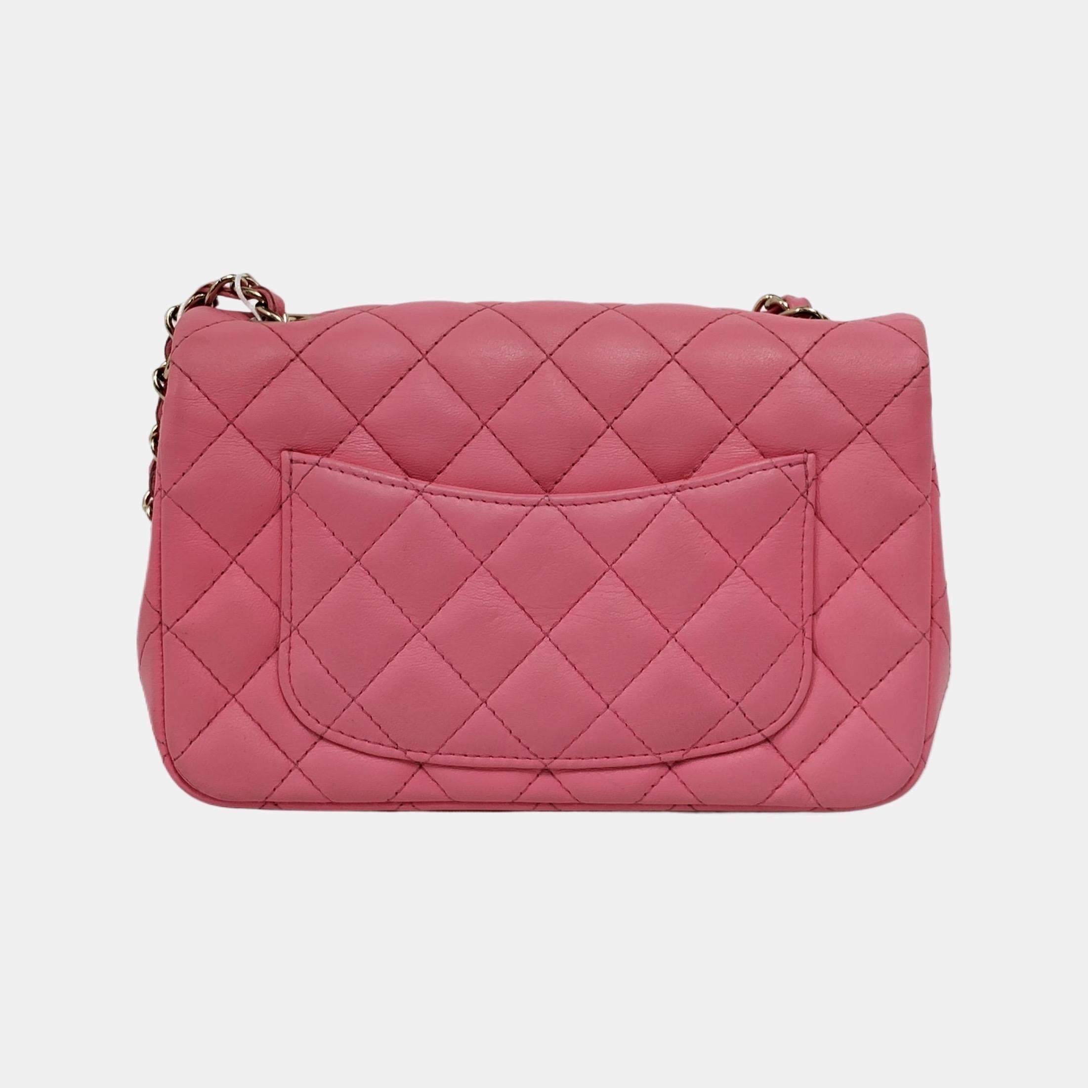 Chanel Classic Flap Rectangular Mini Pink Lambskin Gold Hardware In Good Condition For Sale In AUBERVILLIERS, FR