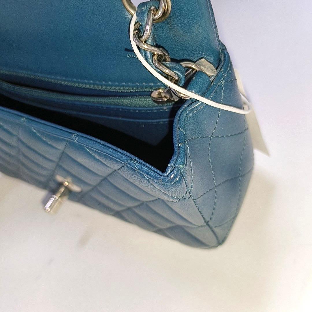 Chanel Classic Flap Rectangular Mini Teal Green Lambskin 2020 en vente 11