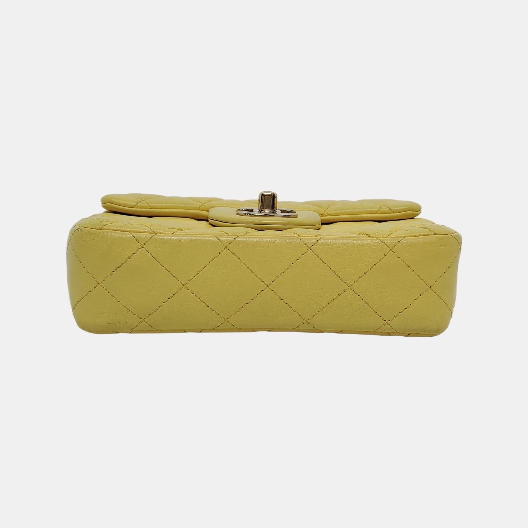Chanel Classic Flap Extra Super Mini Yellow Lambskin Gold Hardware, 2011 In Good Condition In AUBERVILLIERS, FR