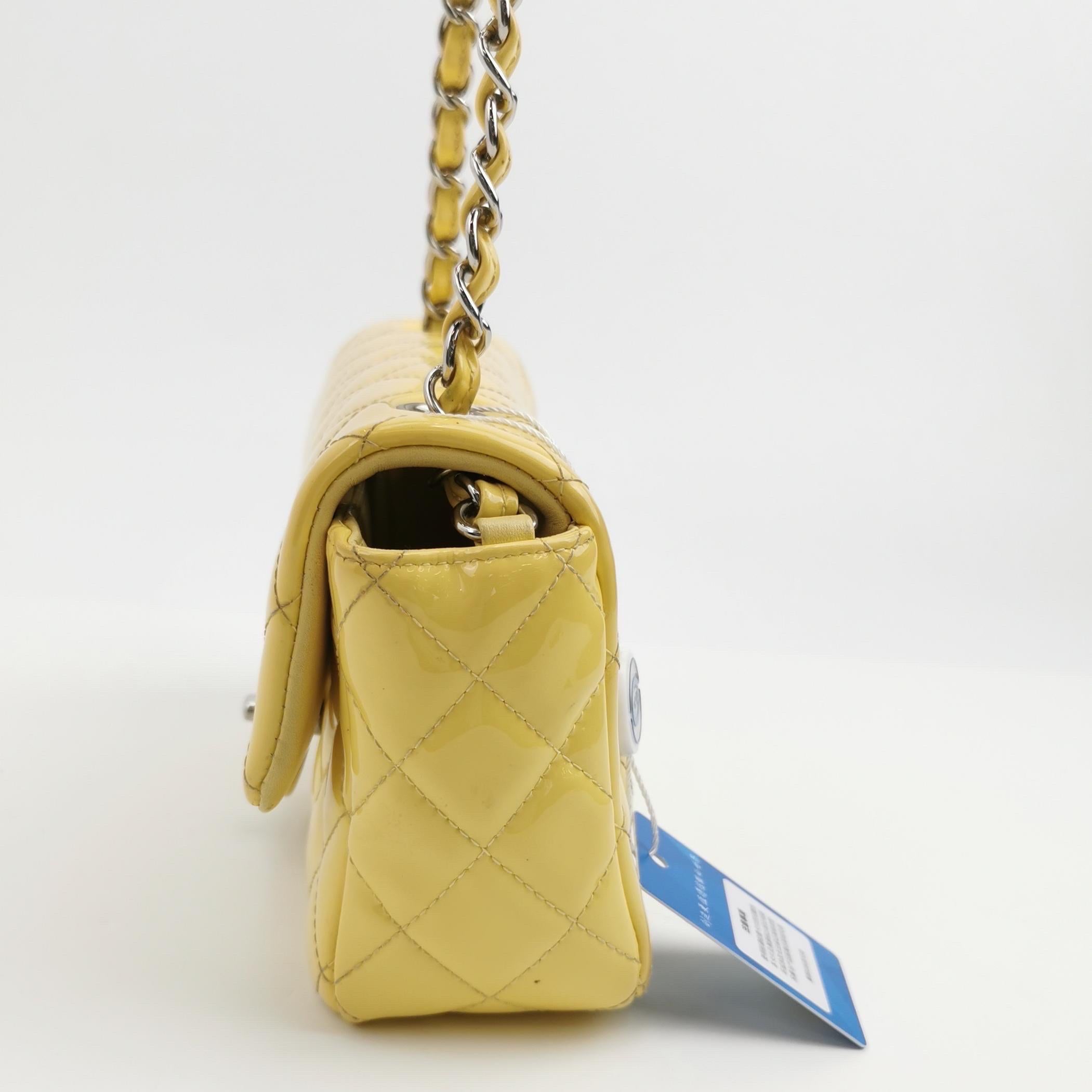 Chanel Classic Flap Rectangular Mini Yellow Patent Leather Silver Hardware In Good Condition For Sale In AUBERVILLIERS, FR