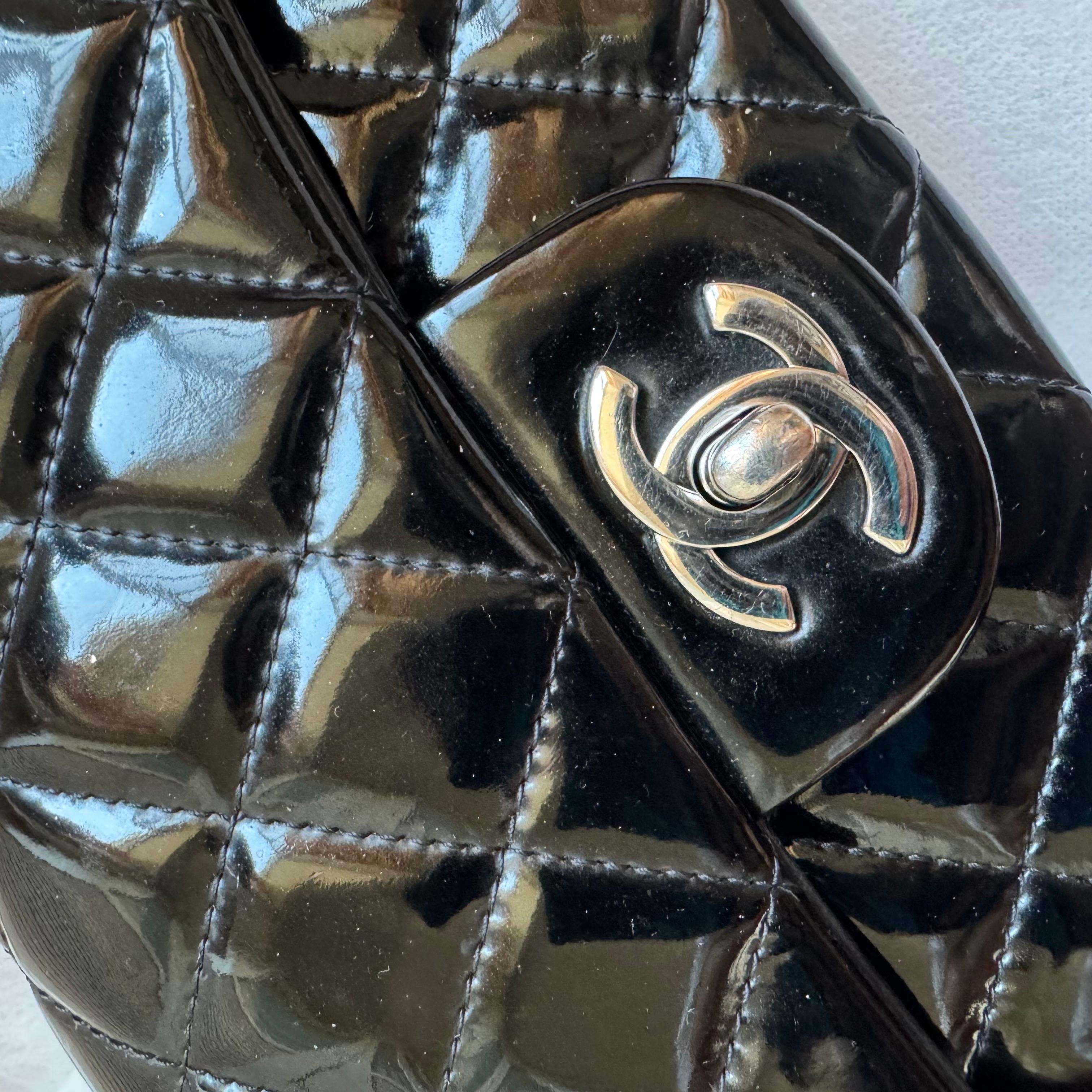 Chanel Classic Flap Rectangular Super Mini Black Patent Leather Silver Hardware en vente 10